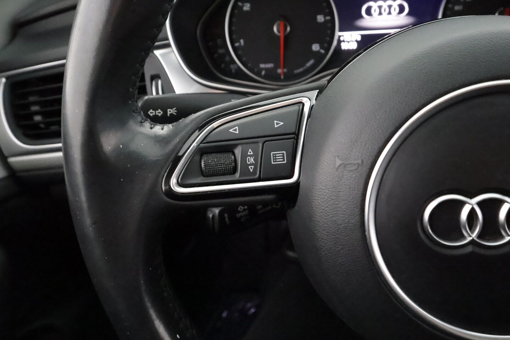 Audi A6 2018 Sedan S line Business Sport 2,0 TDI 140 kW ultra S tronic - | Vakkari | Webasto | P.Kamera | Xenon | Puolinahat Sporttipenkit | Navi | Suomi-auto | Kahdet Renkaat |