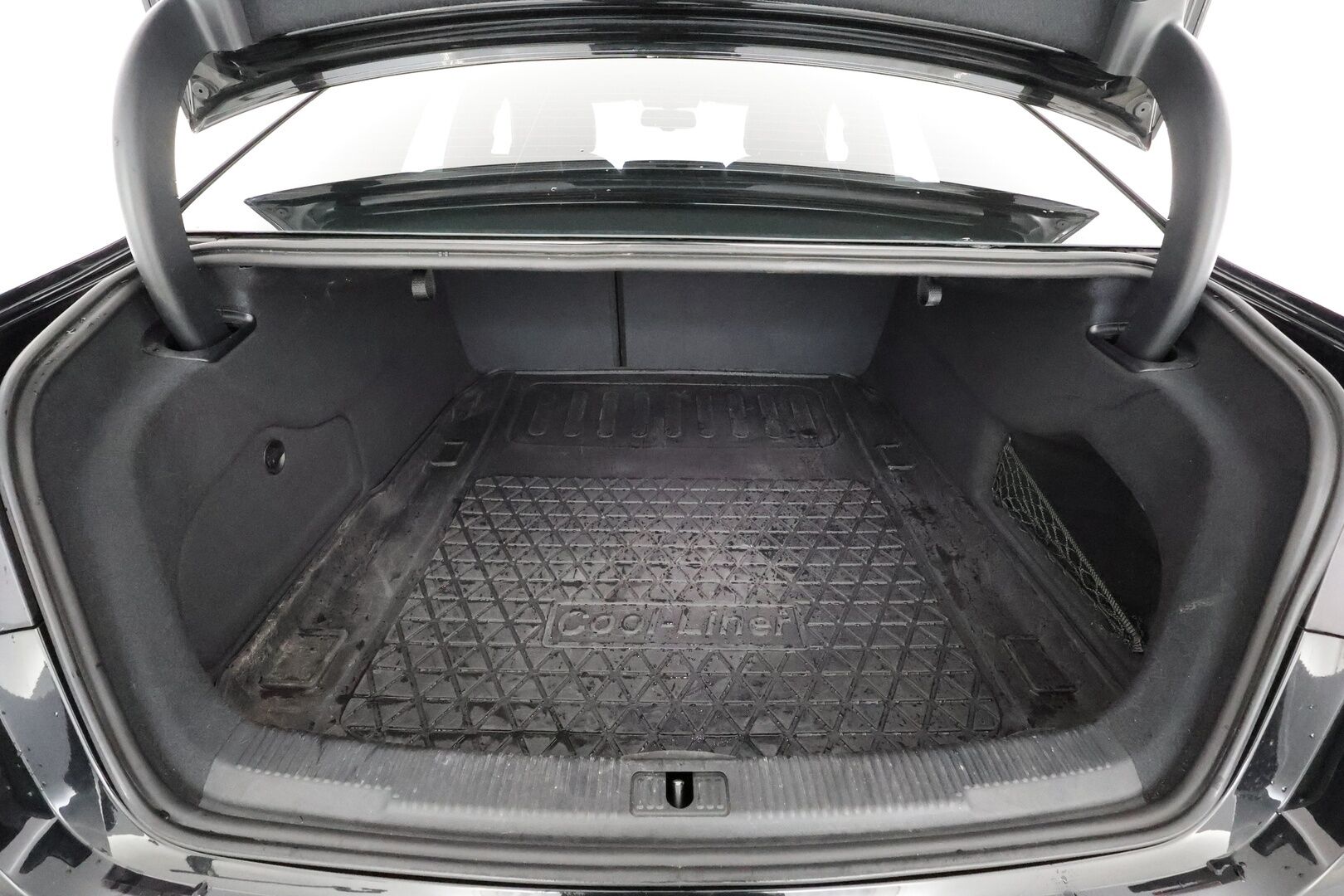 Audi A6 2018 Sedan S line Business Sport 2,0 TDI 140 kW ultra S tronic - | Vakkari | Webasto | P.Kamera | Xenon | Puolinahat Sporttipenkit | Navi | Suomi-auto | Kahdet Renkaat |