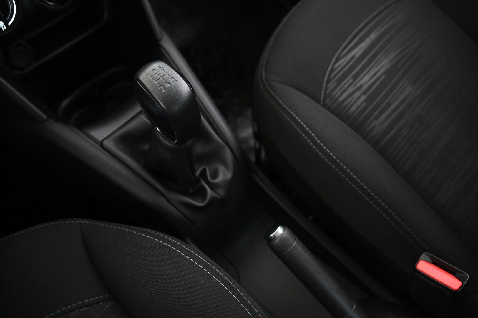 Peugeot 208 2018 Motion VTi 68 5-ov - Vakkari | Jakopää juuri tehty! | Lohkolämmitin sisäpistokkeella | Suomi-auto | 2xrenkaat ja vanteet | Katso kilometrit