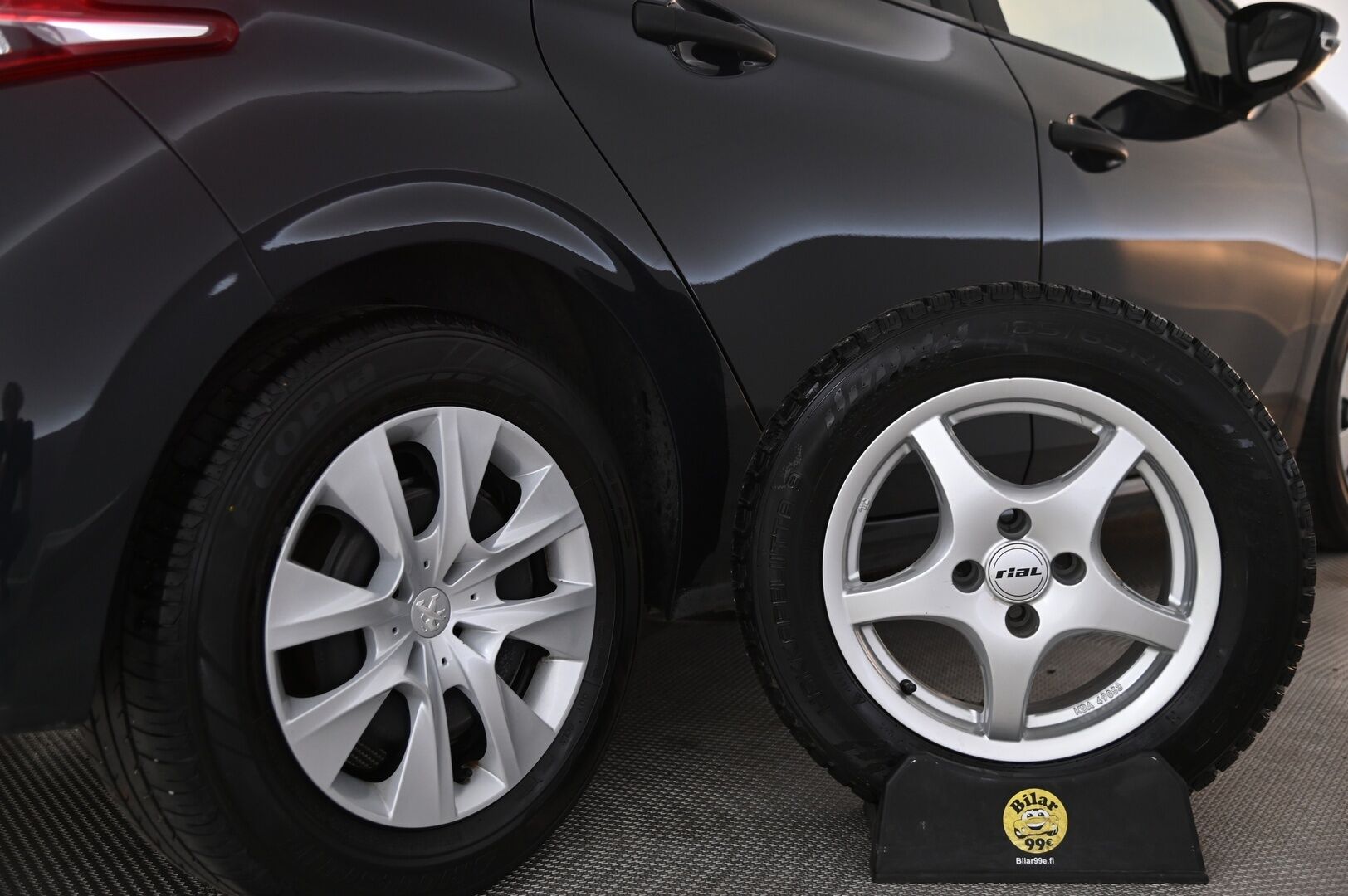 Peugeot 208 2018 Motion VTi 68 5-ov - Vakkari | Jakopää juuri tehty! | Lohkolämmitin sisäpistokkeella | Suomi-auto | 2xrenkaat ja vanteet | Katso kilometrit