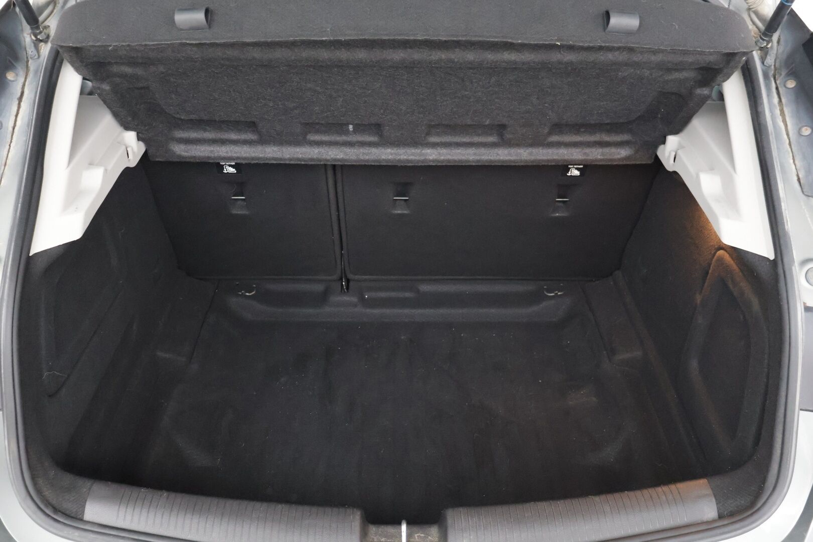 Opel Astra 2017 5-ov Innovation 1,4 Turbo Start/Stop 110kW AT6 // Webasto / Matrix LED / Keyless / P-kamera / Sport-penkit // - Viimeinen huolto 9/2025 / Erittäin hyvät nastat