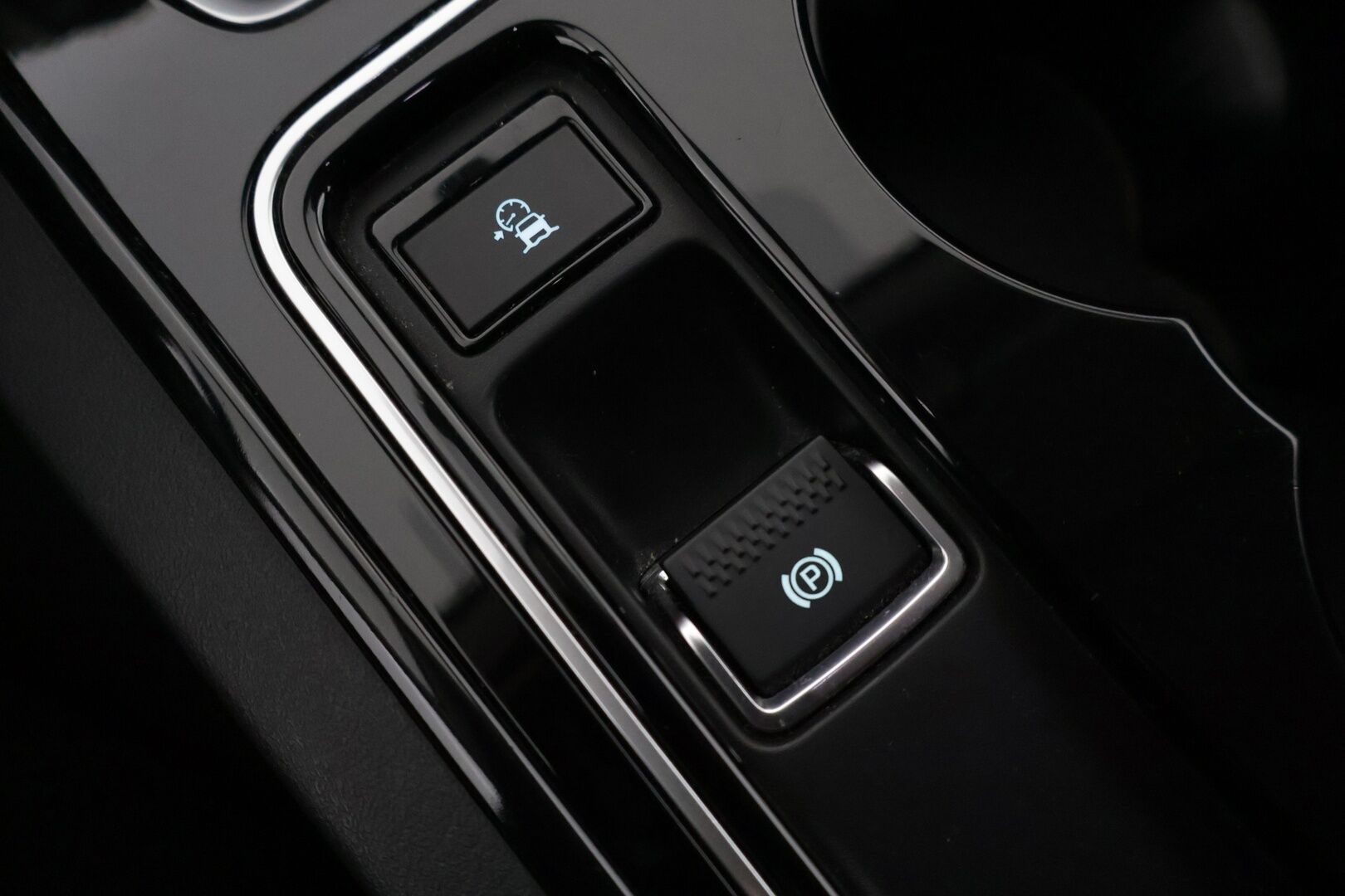 Jaguar XE 2017 E-Performance Pure Plus**WEBASTO / Tutkat / Siisti! / Taloudellinen** - Kahdet renkaat aluvantein / Huollettu / Suomi-Auto