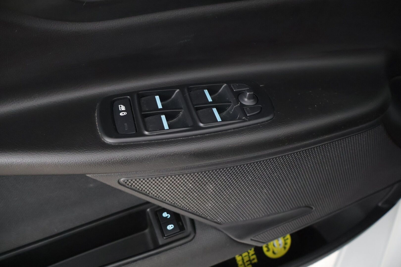 Jaguar XE 2017 E-Performance Pure Plus**WEBASTO / Tutkat / Siisti! / Taloudellinen** - Kahdet renkaat aluvantein / Huollettu / Suomi-Auto