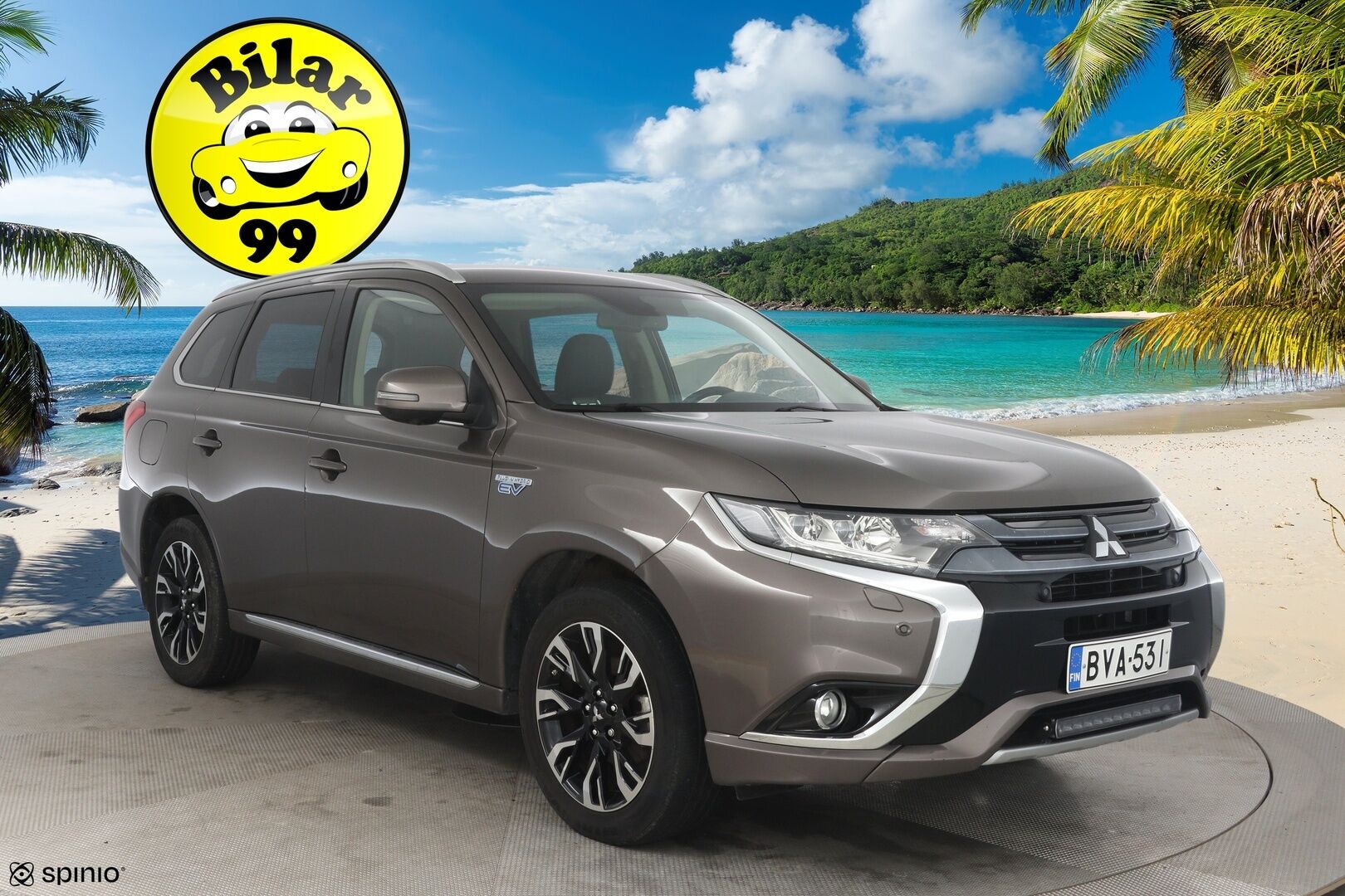 Mitsubishi Outlander 2015 Mitsubishi Outlander Business 2,0 203hp**Nahat / Rockford / 360 kamerat / Lämmitettävä ratti ja lasi / ACC** - Kahdet Renkaat vanteineen! / Sähkösäätöinen kuskin penkki / sähkötoiminen takaluukku
