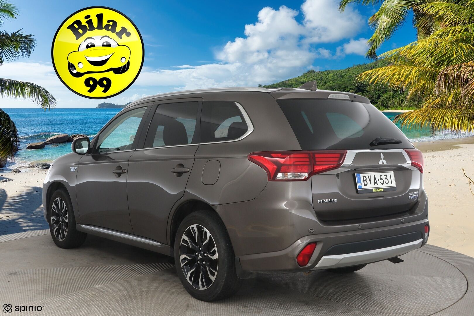 Mitsubishi Outlander 2015 Mitsubishi Outlander Business 2,0 203hp**Nahat / Rockford / 360 kamerat / Lämmitettävä ratti ja lasi / ACC** - Kahdet Renkaat vanteineen! / Sähkösäätöinen kuskin penkki / sähkötoiminen takaluukku