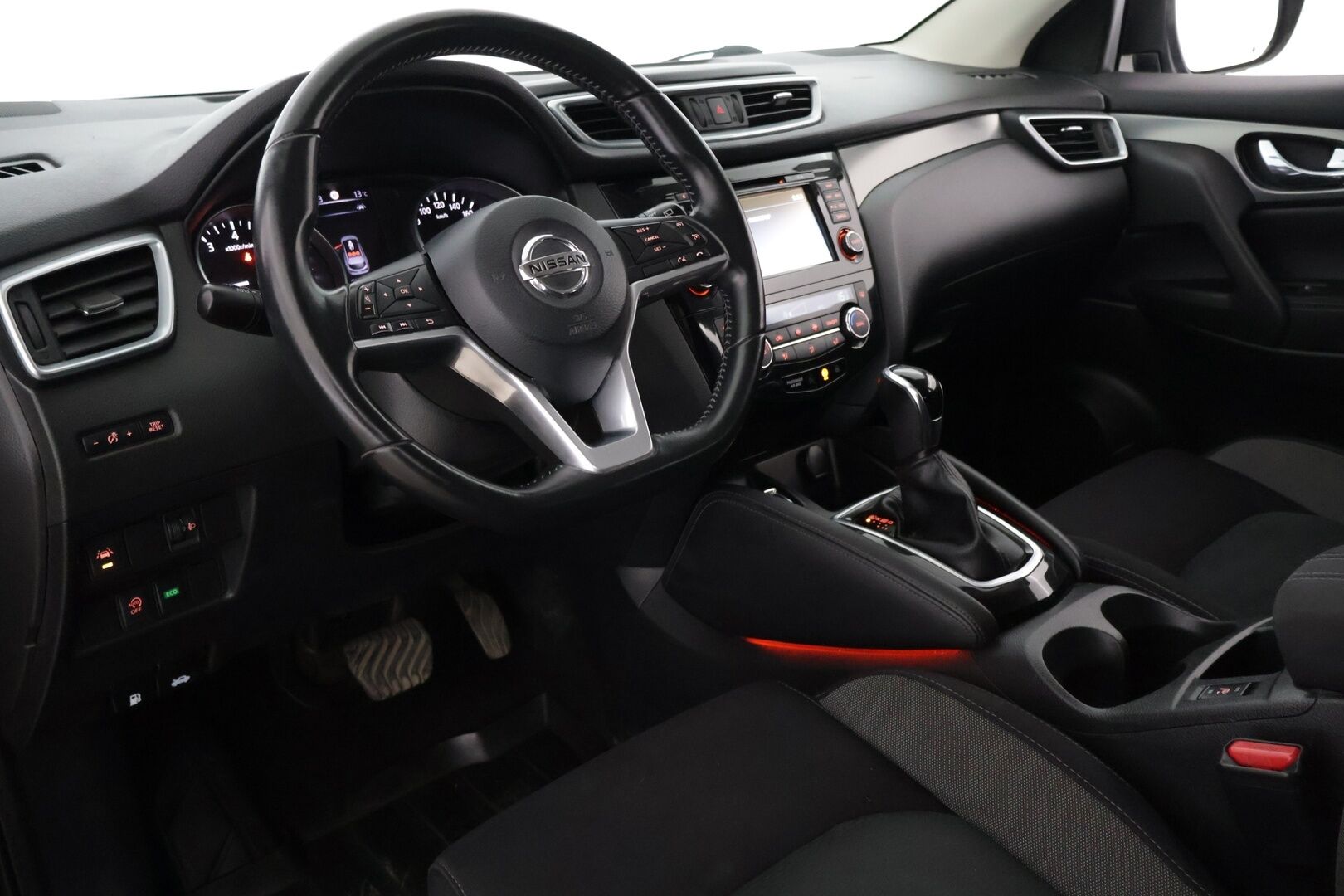 Nissan Qashqai 2019 DIG-T 115 N-Connecta *Suomi-auto / 360 kamera / Vakkari /  CD-Soitin* - Kahdet renkaat ja vanteet - HULLUT AVAJAISHULINAT KORKOTARJOUS 3,29 %