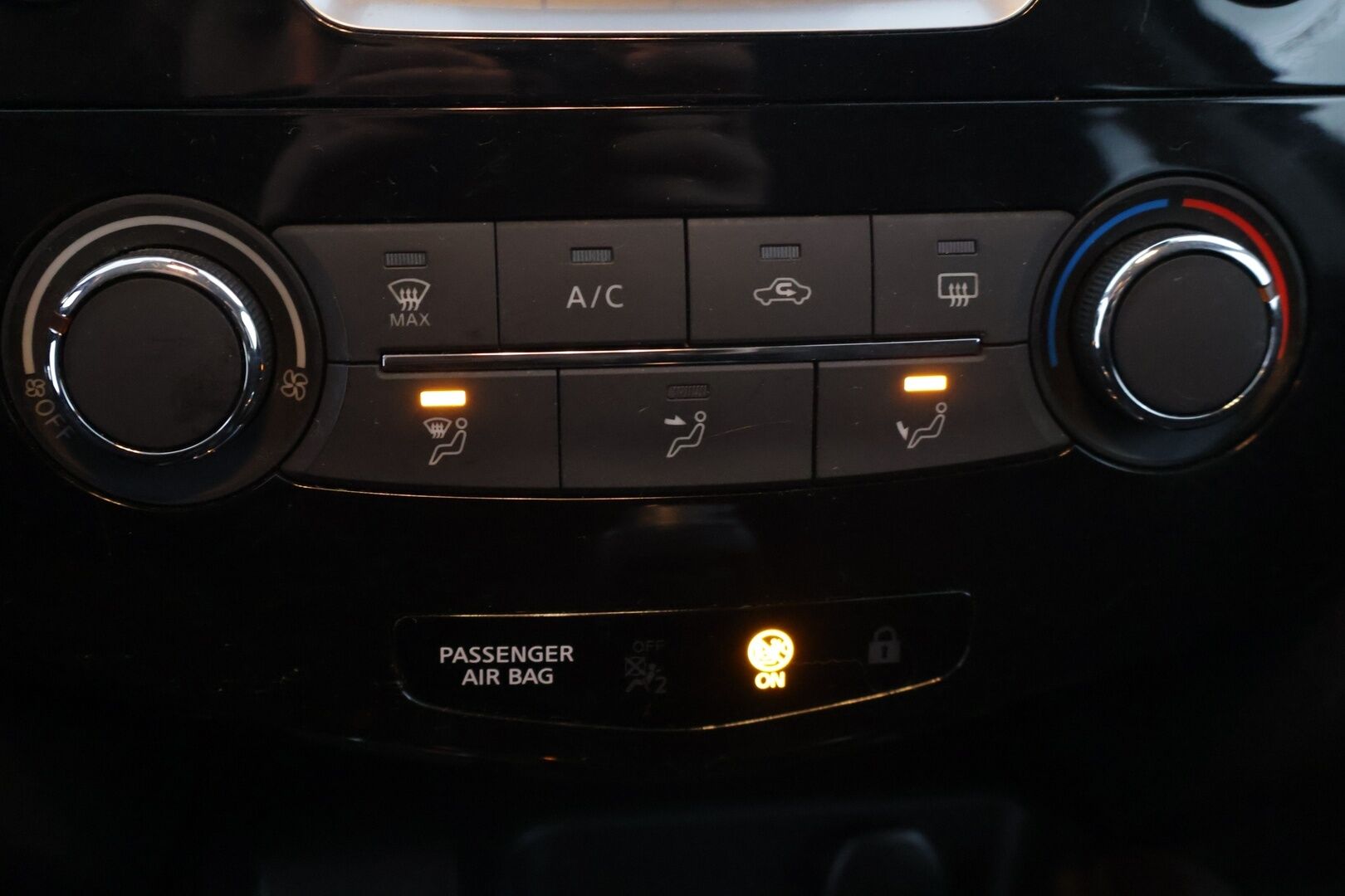 Nissan Qashqai 2018 DIG-T 115 Visia 2WD Xtronic PFEB * Vakkari / Kaistavahti / 1 Omisteinen Suomi-auto / Lohkolämmitin * - * Jurri tullut / Jakopää tehty 1/26 / Kahdet hyvät renkaat *