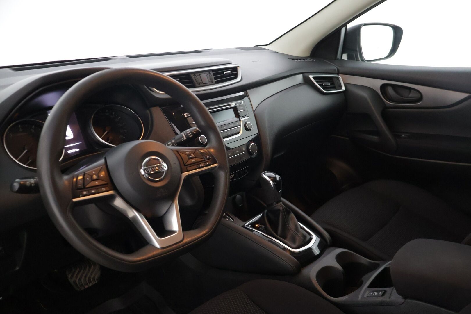 Nissan Qashqai 2018 DIG-T 115 Visia 2WD Xtronic PFEB * Vakkari / Kaistavahti / 1 Omisteinen Suomi-auto / Lohkolämmitin * - * Jurri tullut / Jakopää tehty 1/26 / Kahdet hyvät renkaat *