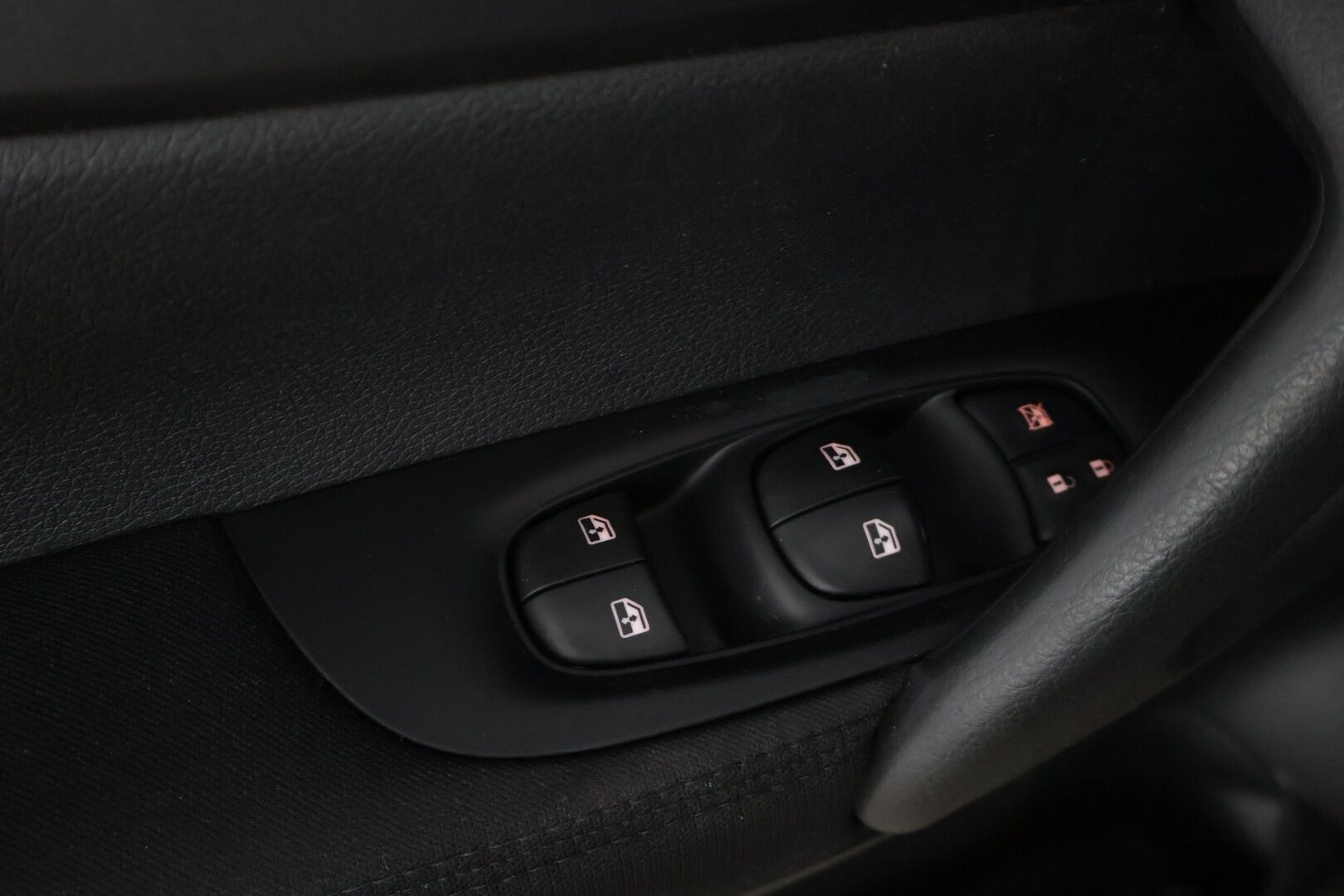 Nissan Qashqai 2018 DIG-T 115 Visia 2WD Xtronic PFEB * Vakkari / Kaistavahti / 1 Omisteinen Suomi-auto / Lohkolämmitin * - * Jurri tullut / Jakopää tehty 1/26 / Kahdet hyvät renkaat *