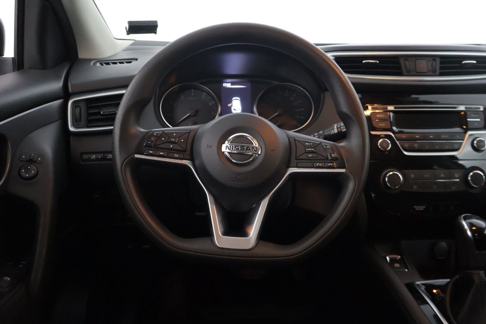 Nissan Qashqai 2018 DIG-T 115 Visia 2WD Xtronic PFEB * Vakkari / Kaistavahti / 1 Omisteinen Suomi-auto / Lohkolämmitin * - * Jurri tullut / Jakopää tehty 1/26 / Kahdet hyvät renkaat *