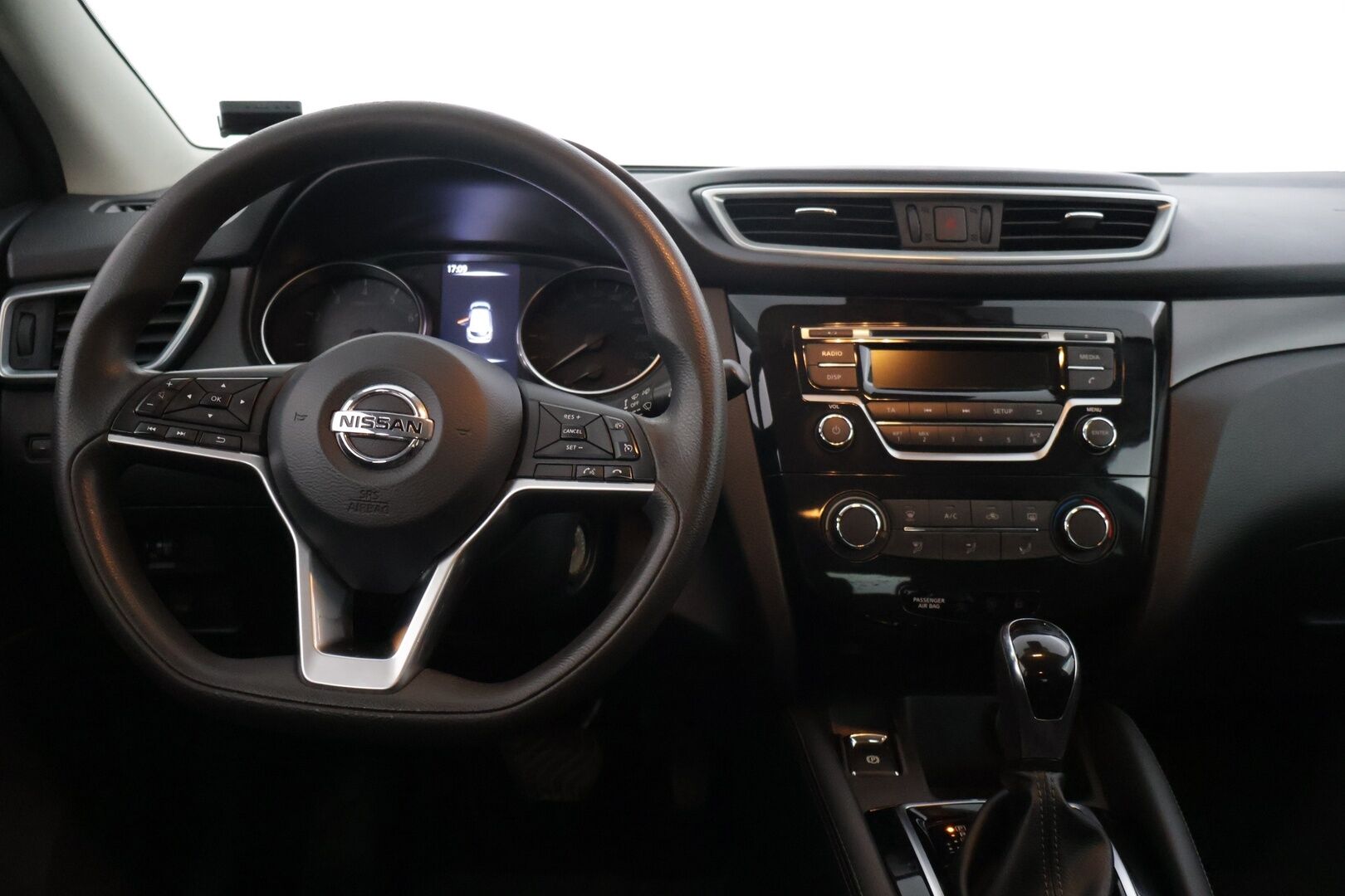 Nissan Qashqai 2018 DIG-T 115 Visia 2WD Xtronic PFEB * Vakkari / Kaistavahti / 1 Omisteinen Suomi-auto / Lohkolämmitin * - * Jurri tullut / Jakopää tehty 1/26 / Kahdet hyvät renkaat *