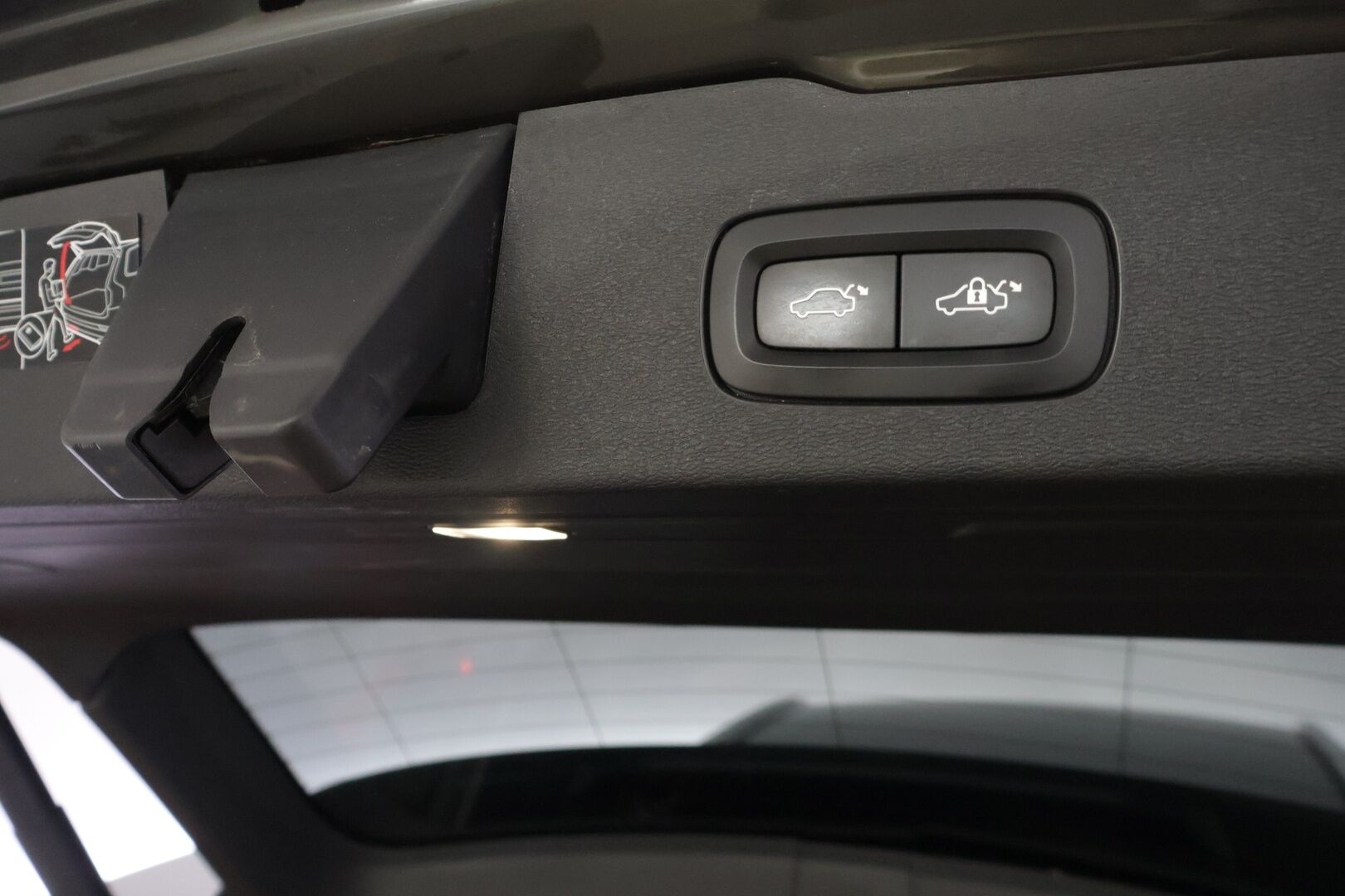 Volvo V60 2018 D3 Inscription aut - l ACC l Webasto l Harman/Kardon l P.kamera l CarPlay&Android Auto l Koukku l