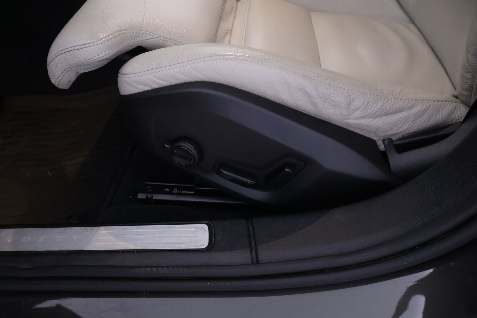 Volvo V60 2018 D3 Inscription aut - l ACC l Webasto l Harman/Kardon l P.kamera l CarPlay&Android Auto l Koukku l