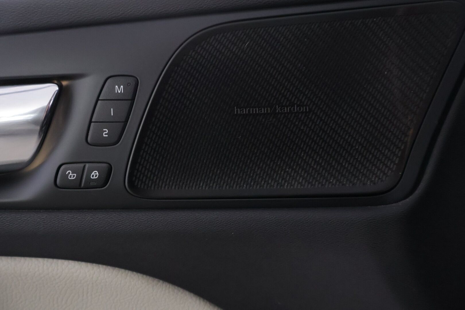 Volvo V60 2018 D3 Inscription aut - l ACC l Webasto l Harman/Kardon l P.kamera l CarPlay&Android Auto l Koukku l
