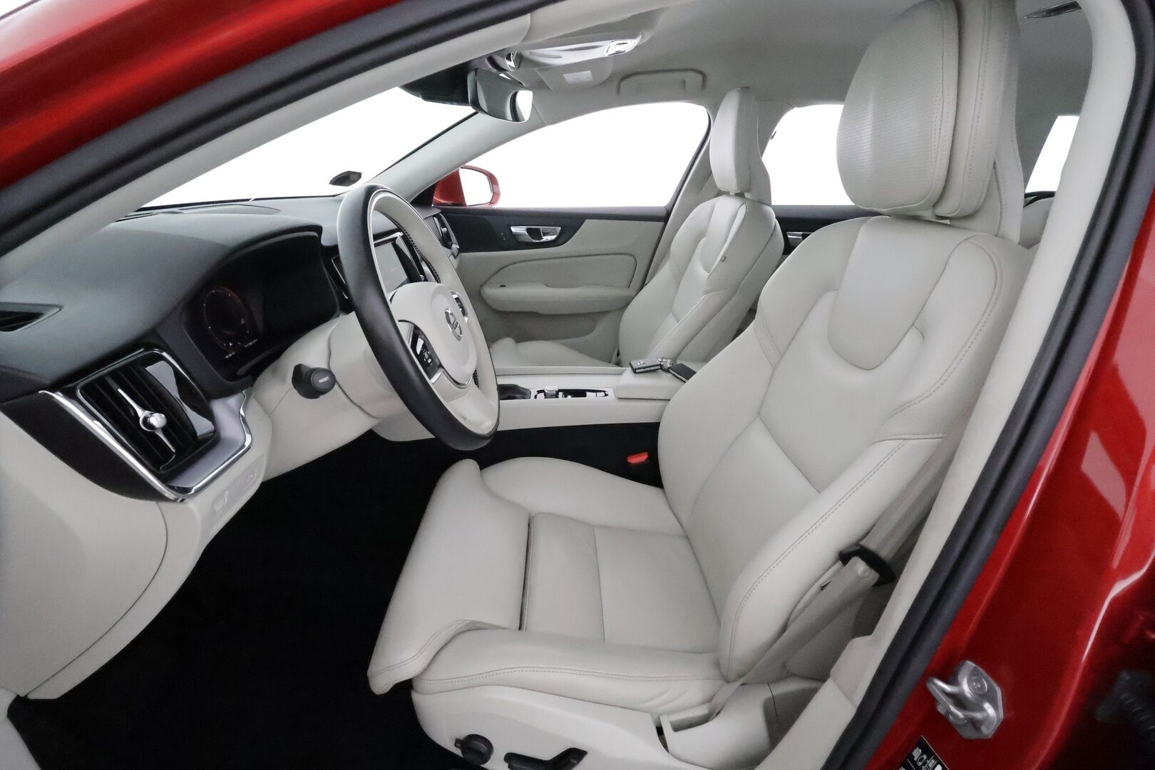 Volvo V60 2019 D3 Business aut **Webasto / Koukku / Adapt.Vakkari / Full-LED / P.kamera / Sporttipenkki Muistilla / Navi / Keyless** - Suomi-auto / Kahdet Renkaat