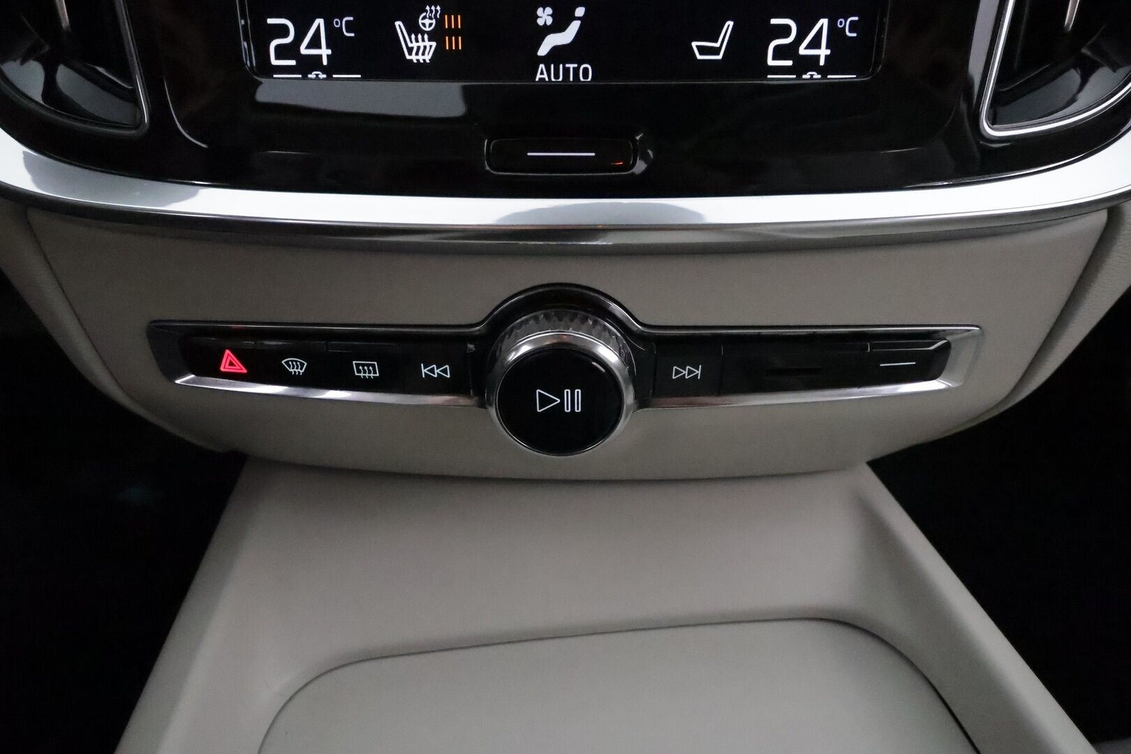 Volvo V60 2019 D3 Business aut **Webasto / Koukku / Adapt.Vakkari / Full-LED / P.kamera / Sporttipenkki Muistilla / Navi / Keyless** - Suomi-auto / Kahdet Renkaat