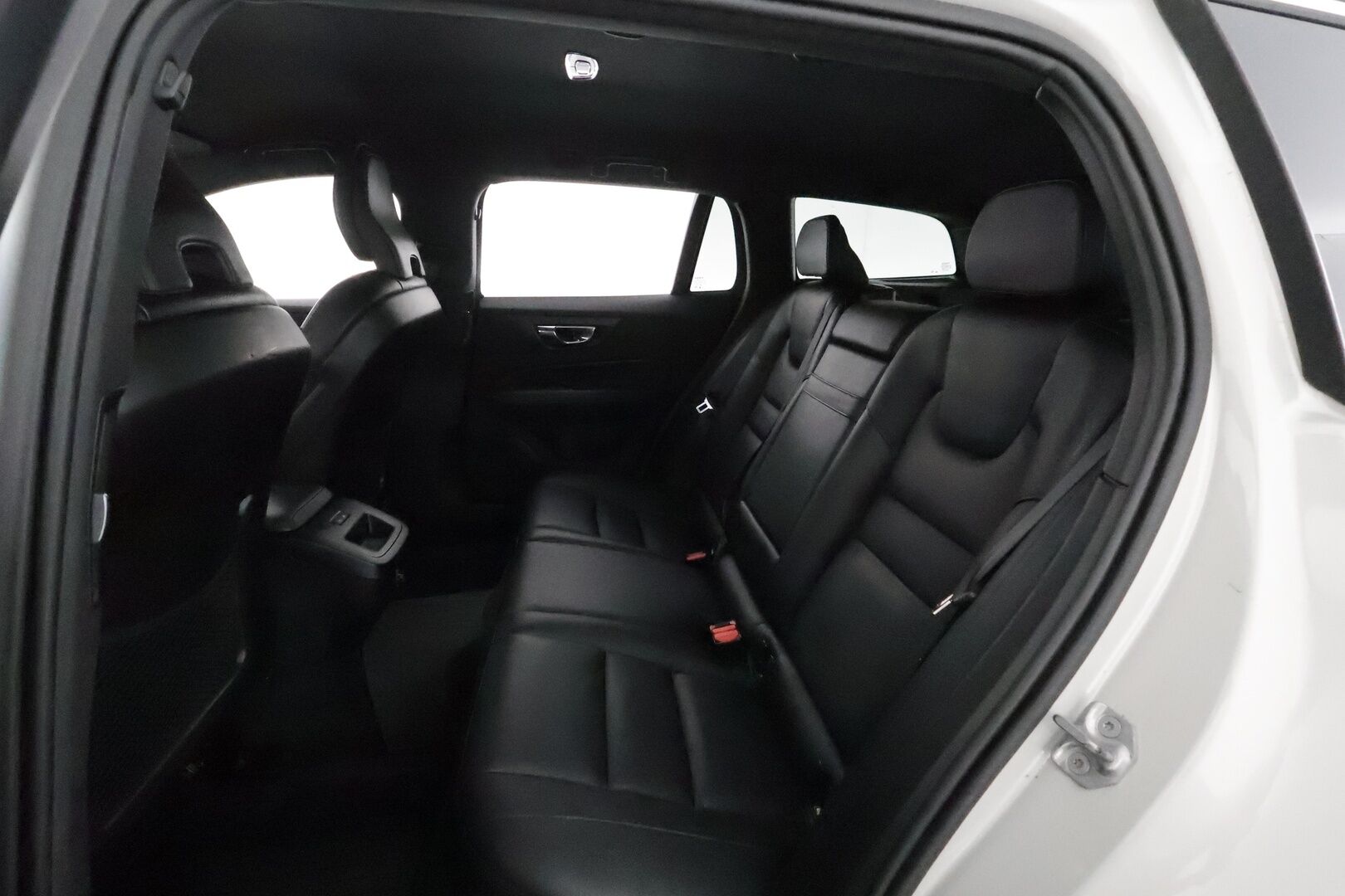 Volvo V60 2019 D4 Business Inscription aut **Adapt.vakkari / Full LED / H&K / Muistipenkki / P.kamera / Digimittaristo** - Suomi-auto / Kahdet renkaat aluvanteilla / Webasto