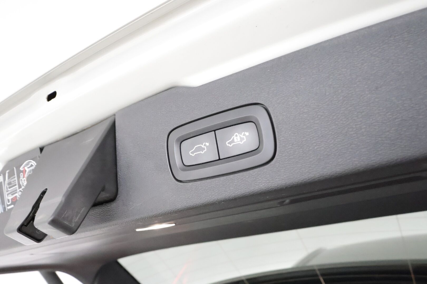 Volvo V60 2019 D4 Business Inscription aut **Adapt.vakkari / Full LED / H&K / Muistipenkki / P.kamera / Digimittaristo** - Suomi-auto / Kahdet renkaat aluvanteilla / Webasto