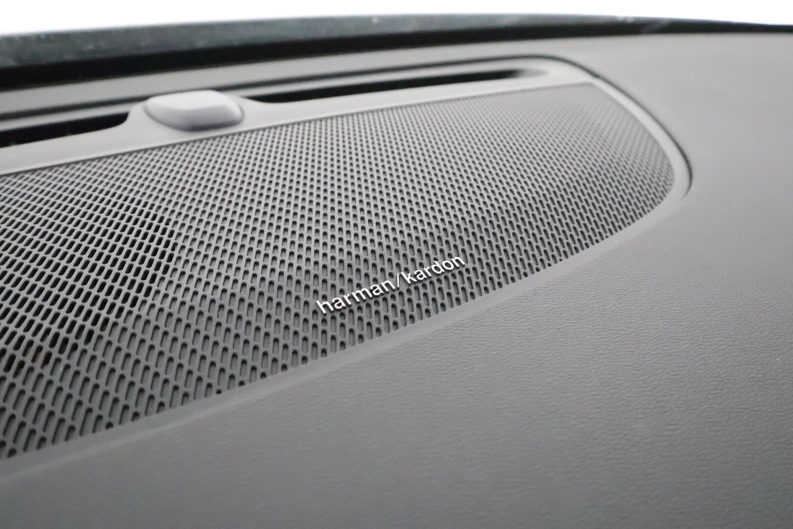Volvo V60 2019 D4 Business Inscription aut **Adapt.vakkari / Full LED / H&K / Muistipenkki / P.kamera / Digimittaristo** - Suomi-auto / Kahdet renkaat aluvanteilla / Webasto