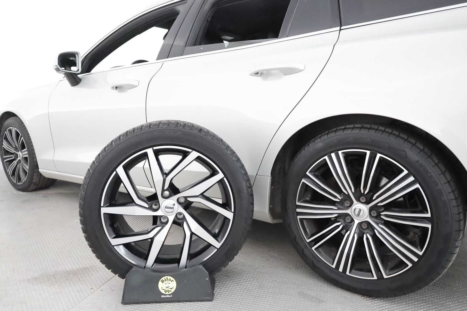 Volvo V60 2019 D4 Business Inscription aut **Adapt.vakkari / Full LED / H&K / Muistipenkki / P.kamera / Digimittaristo** - Suomi-auto / Kahdet renkaat aluvanteilla / Webasto