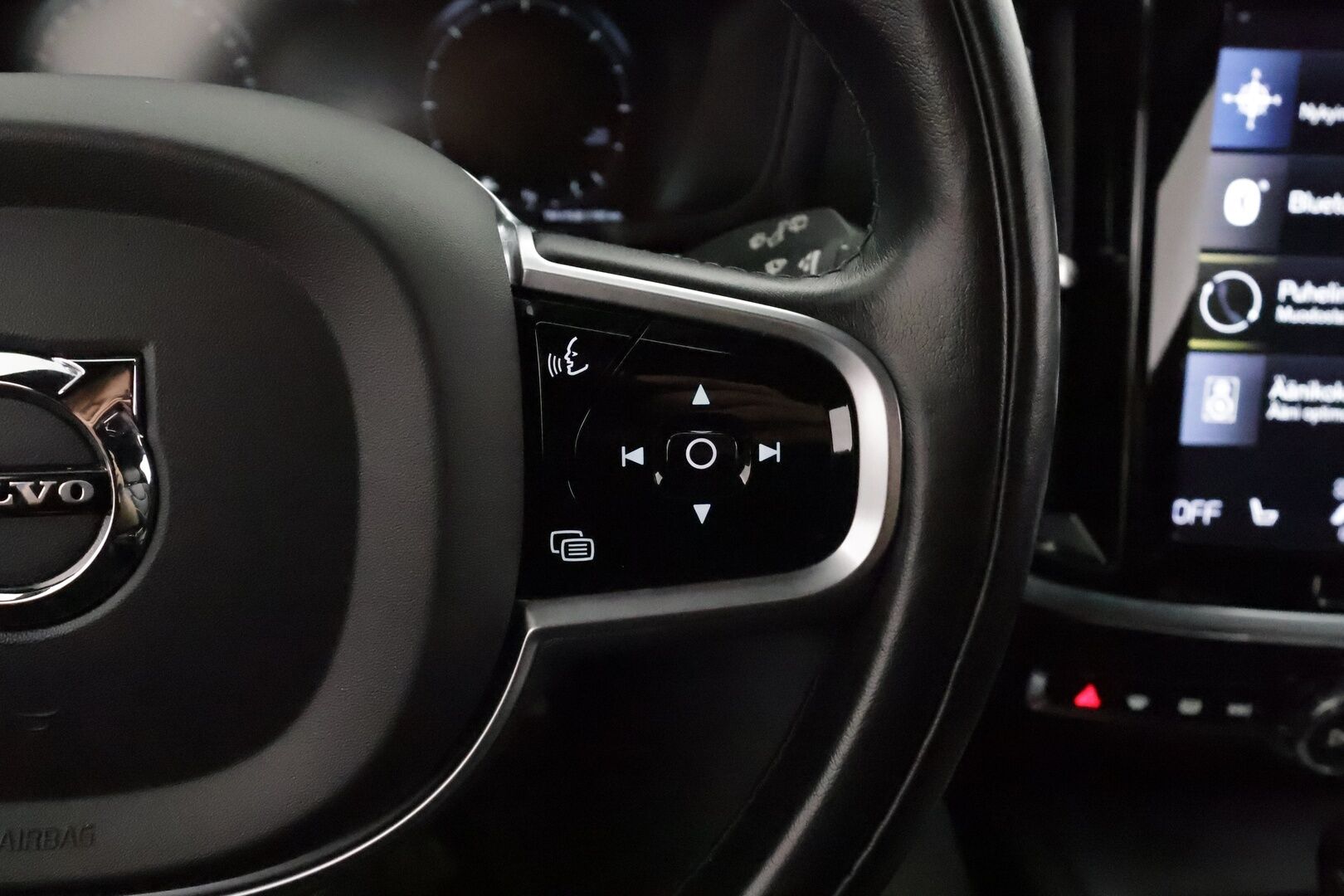 Volvo V60 2019 D4 Business Inscription aut **Adapt.vakkari / Full LED / H&K / Muistipenkki / P.kamera / Digimittaristo** - Suomi-auto / Kahdet renkaat aluvanteilla / Webasto