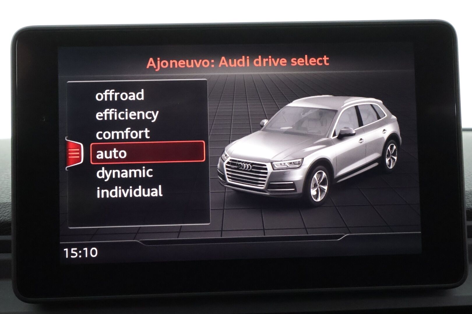 Audi Q5 2018 Business Sport 2,0 TDI 120 kW quattro S tronic - Suomi-auto | Vakkari | Koukku | Webasto | Matrix-LED | P.kamera | Sporttipenkit