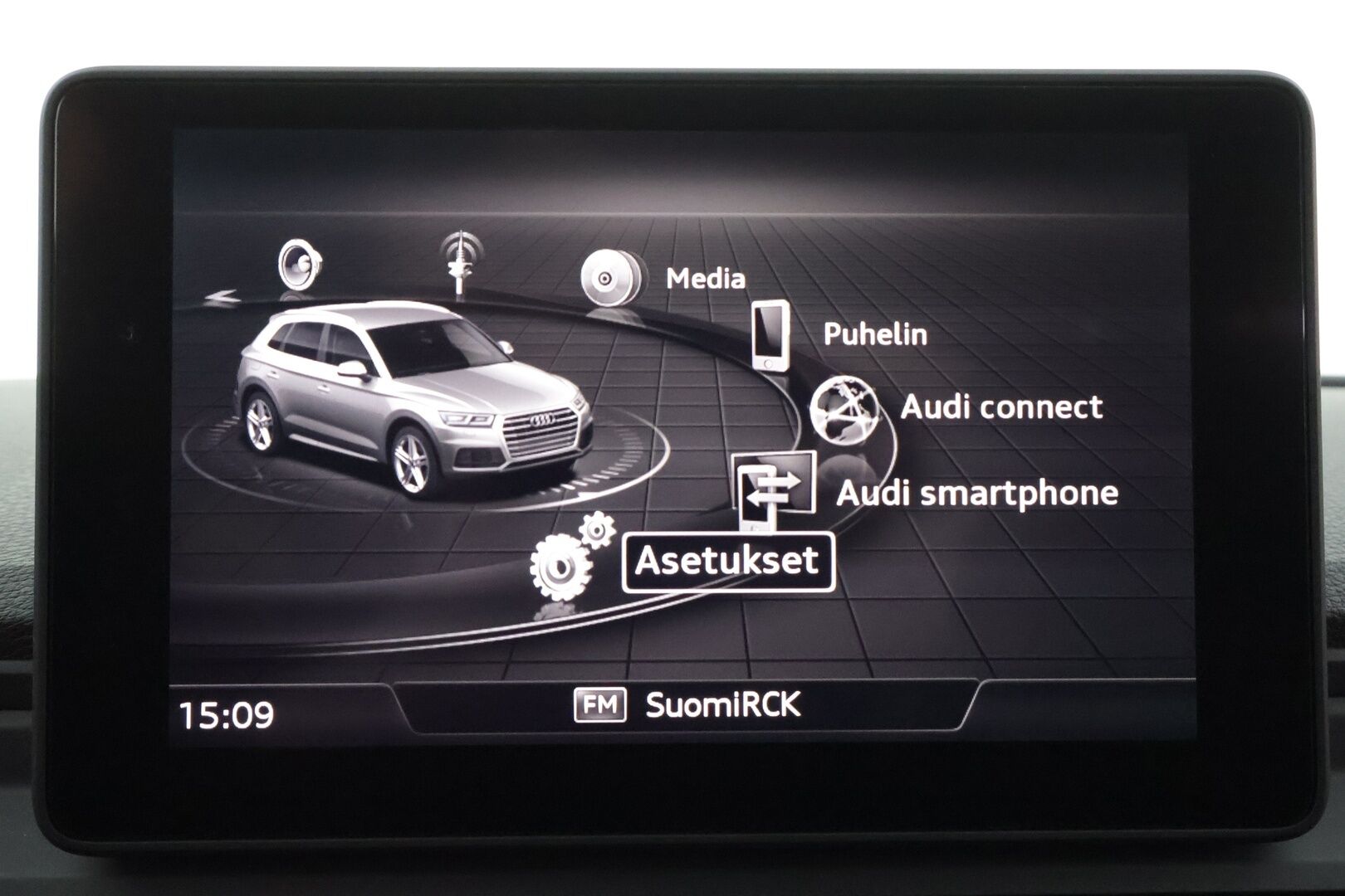 Audi Q5 2018 Business Sport 2,0 TDI 120 kW quattro S tronic - Suomi-auto | Vakkari | Koukku | Webasto | Matrix-LED | P.kamera | Sporttipenkit