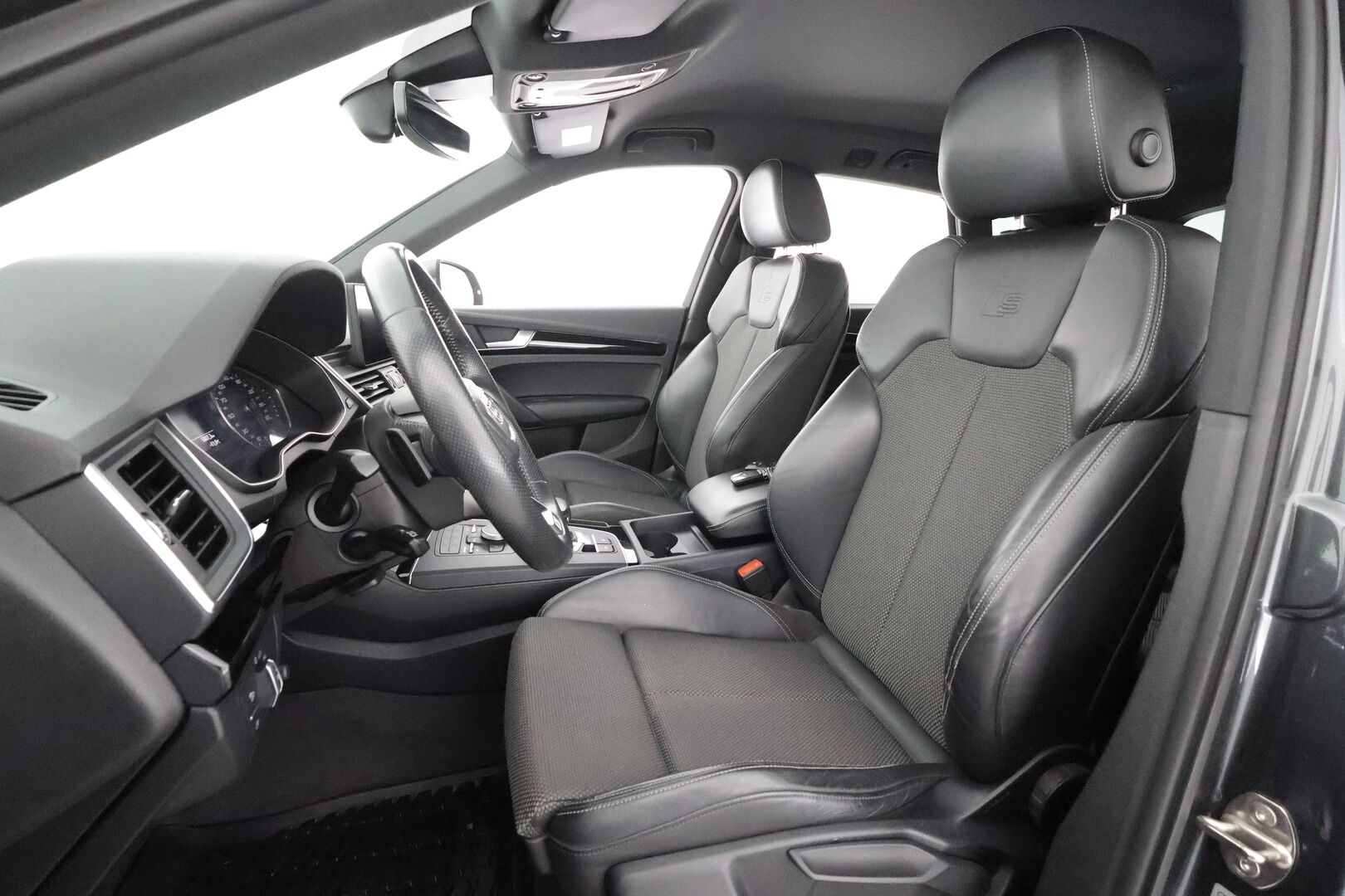 Audi Q5 2018 Business Sport 2,0 TDI 120 kW quattro S tronic - Suomi-auto | Vakkari | Koukku | Webasto | Matrix-LED | P.kamera | Sporttipenkit