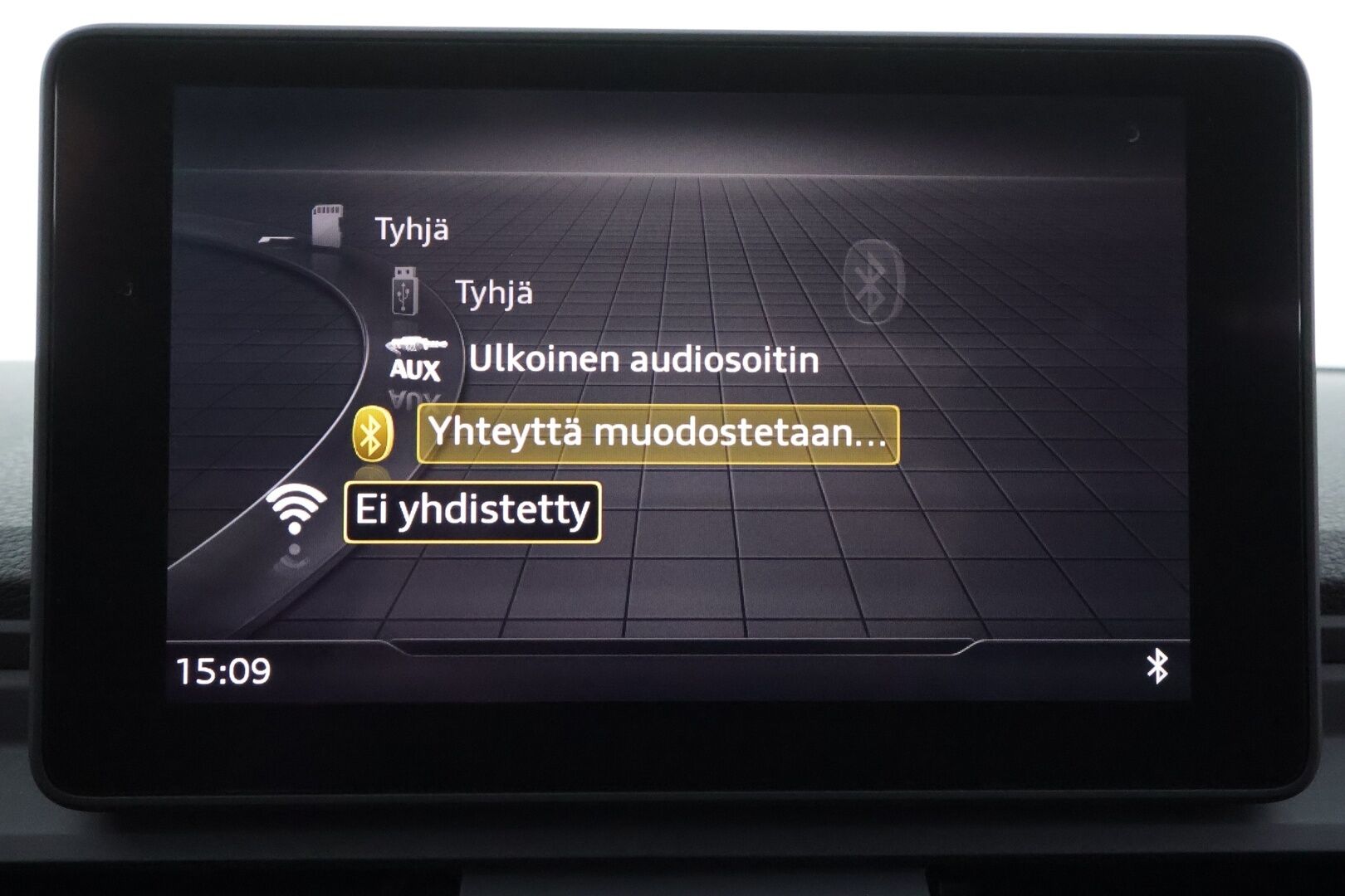 Audi Q5 2018 Business Sport 2,0 TDI 120 kW quattro S tronic - Suomi-auto | Vakkari | Koukku | Webasto | Matrix-LED | P.kamera | Sporttipenkit