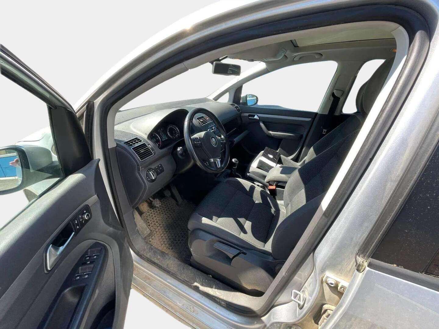 Volkswagen Touran 2014 Comfortline 1,6 TDI 7-p *Lasikatto / Vakkari / Tutkat.* - * jakohihna vaihdettu 189tkm 25.2.2025 /  hyvin huollettu / Juuri katsastettu*