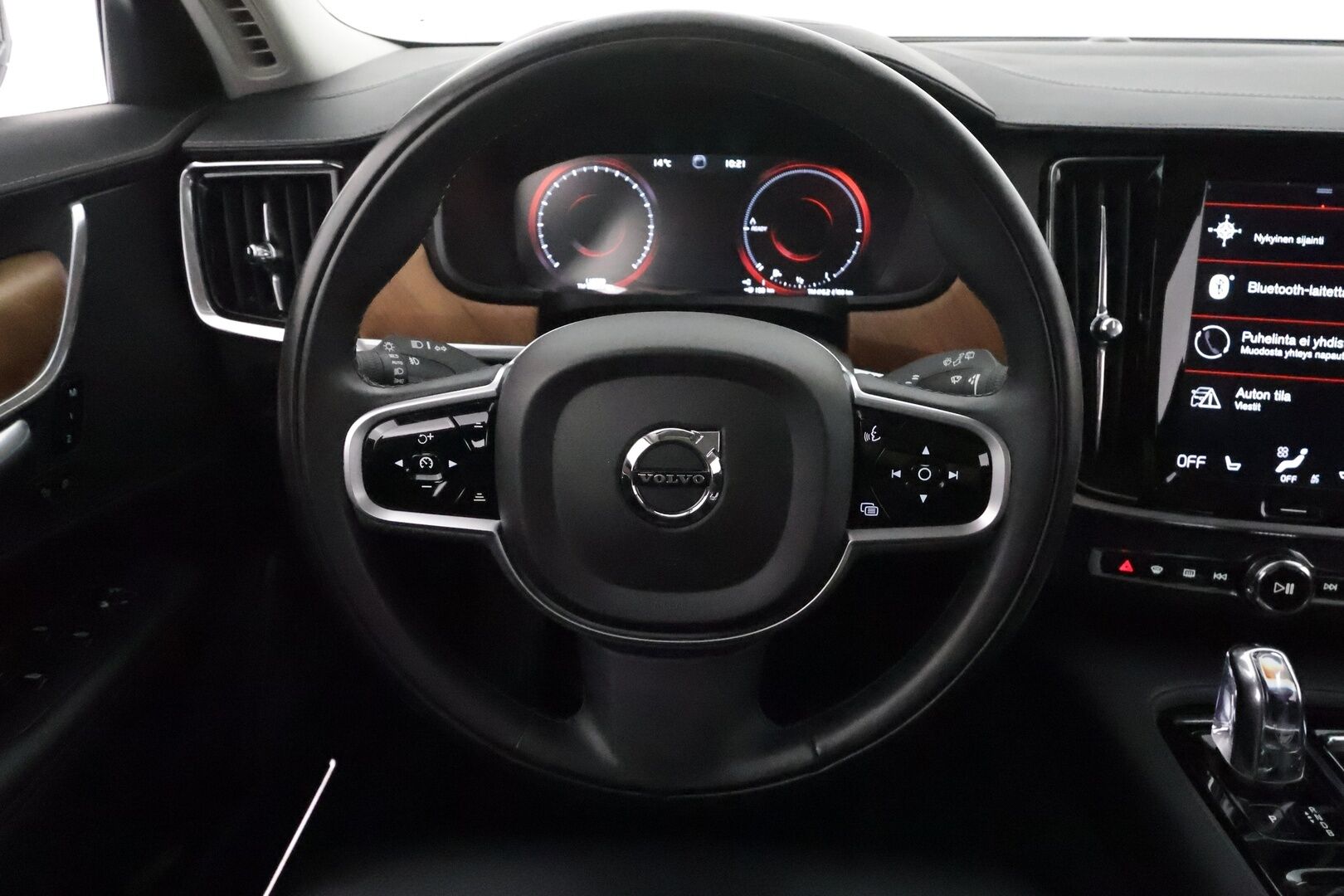 Volvo V90 2019 T8 AWD Inscription aut **Webasto / Koukku / Adapt.Vakkari / Full-LED / P.Kamera / Sporttipenkki Muistilla / Navi** - Suomi-auto / 2x Latauskaapelit / Kahdet Renkaat