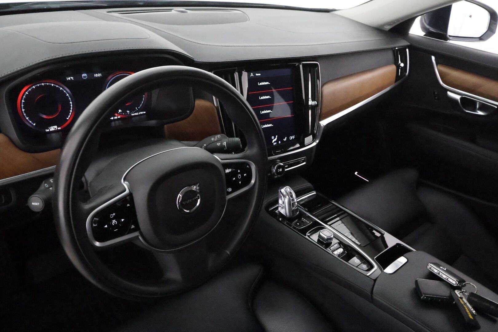 Volvo V90 2019 T8 AWD Inscription aut **Webasto / Koukku / Adapt.Vakkari / Full-LED / P.Kamera / Sporttipenkki Muistilla / Navi** - Suomi-auto / 2x Latauskaapelit / Kahdet Renkaat