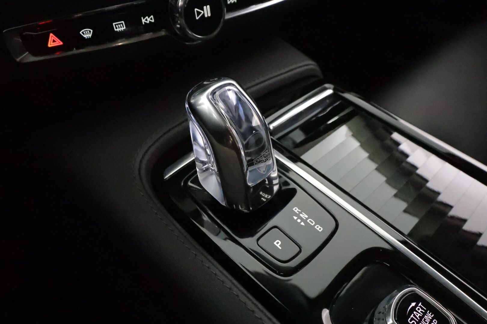 Volvo V90 2019 T8 AWD Inscription aut **Webasto / Koukku / Adapt.Vakkari / Full-LED / P.Kamera / Sporttipenkki Muistilla / Navi** - Suomi-auto / 2x Latauskaapelit / Kahdet Renkaat