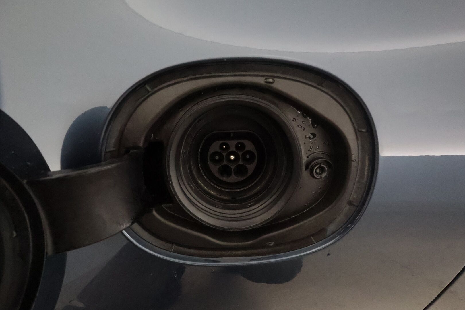 Volvo V90 2019 T8 AWD Inscription aut **Webasto / Koukku / Adapt.Vakkari / Full-LED / P.Kamera / Sporttipenkki Muistilla / Navi** - Suomi-auto / 2x Latauskaapelit / Kahdet Renkaat