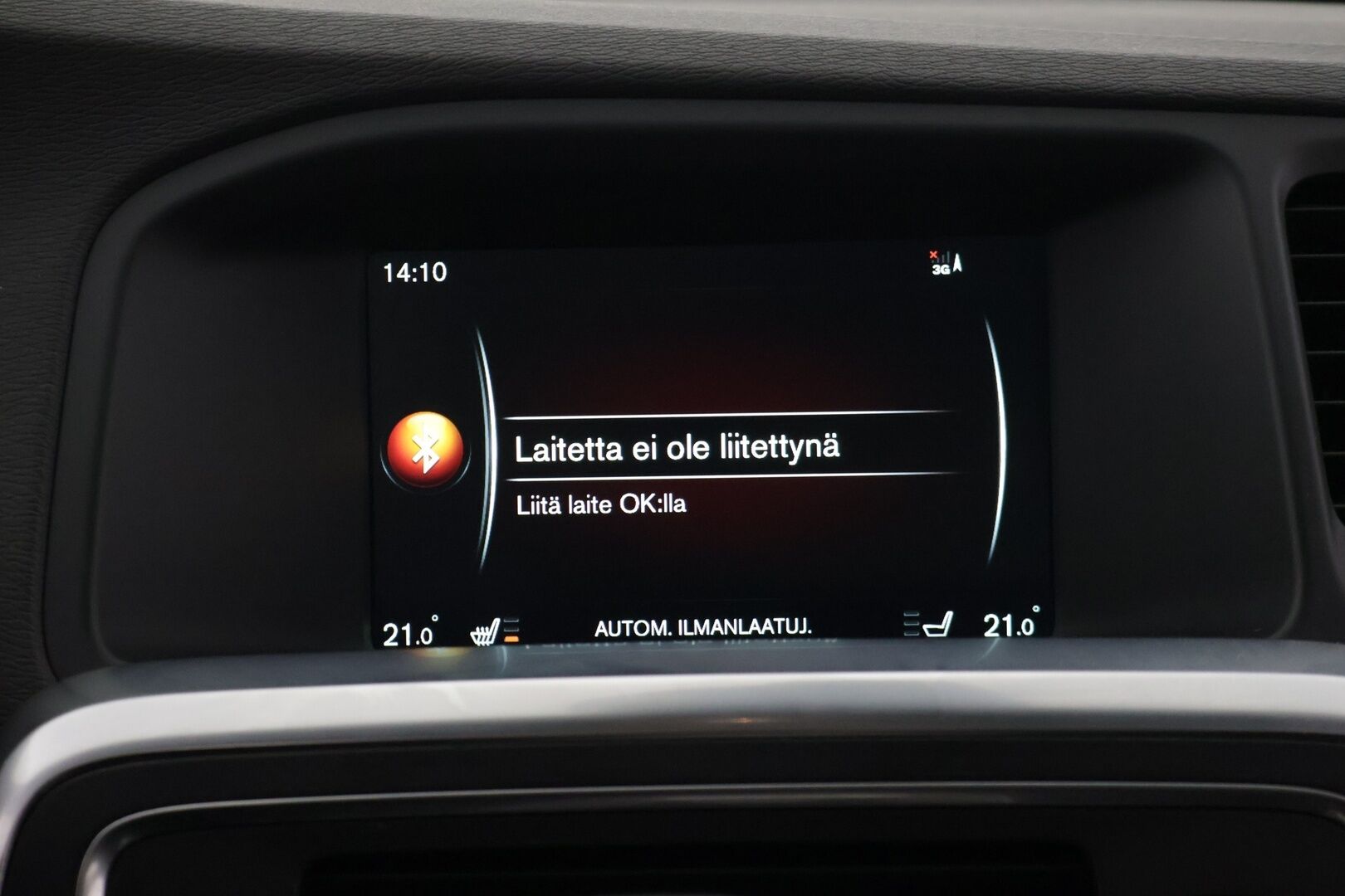 Volvo V60 2014 D4 Summum aut ** VOC / Webasto / Koukku / Kattoluukku / Muistipenkki / Bi-Xenon