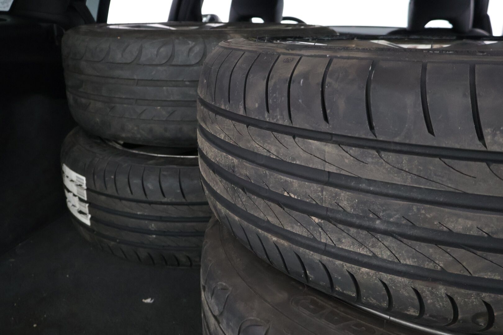 Volvo V60 2014 D4 Summum aut ** VOC / Webasto / Koukku / Kattoluukku / Muistipenkki / Bi-Xenon