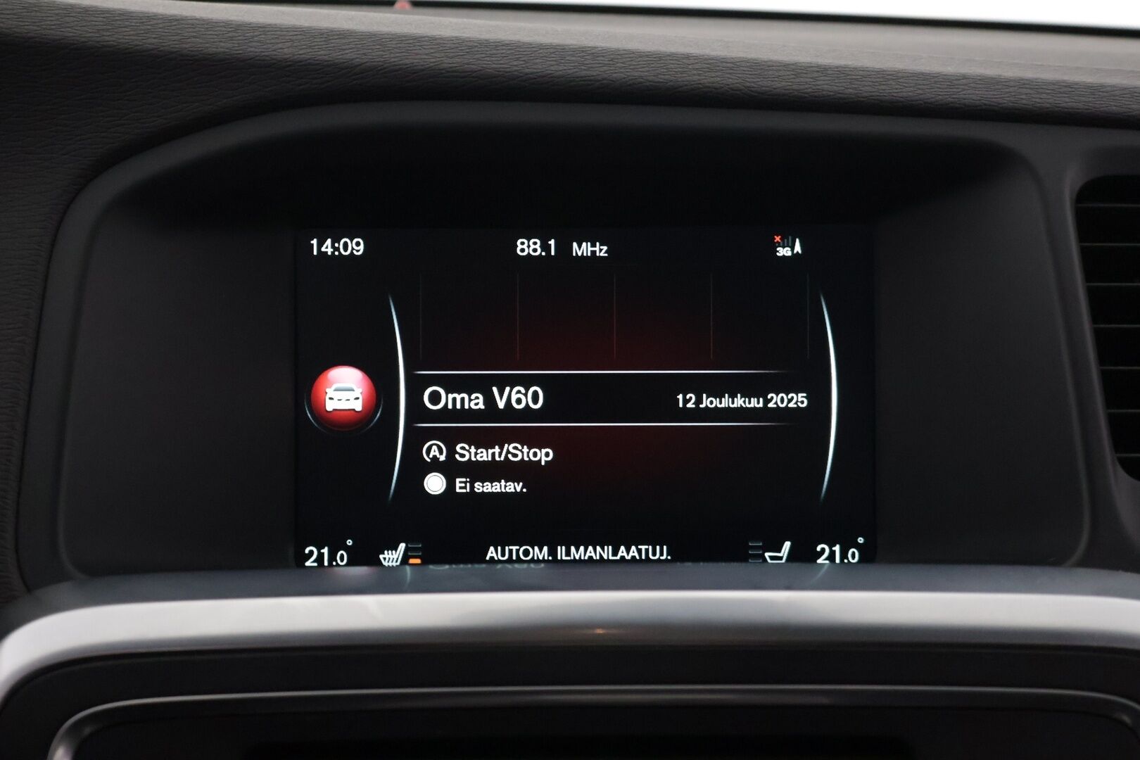 Volvo V60 2014 D4 Summum aut ** VOC / Webasto / Koukku / Kattoluukku / Muistipenkki / Bi-Xenon