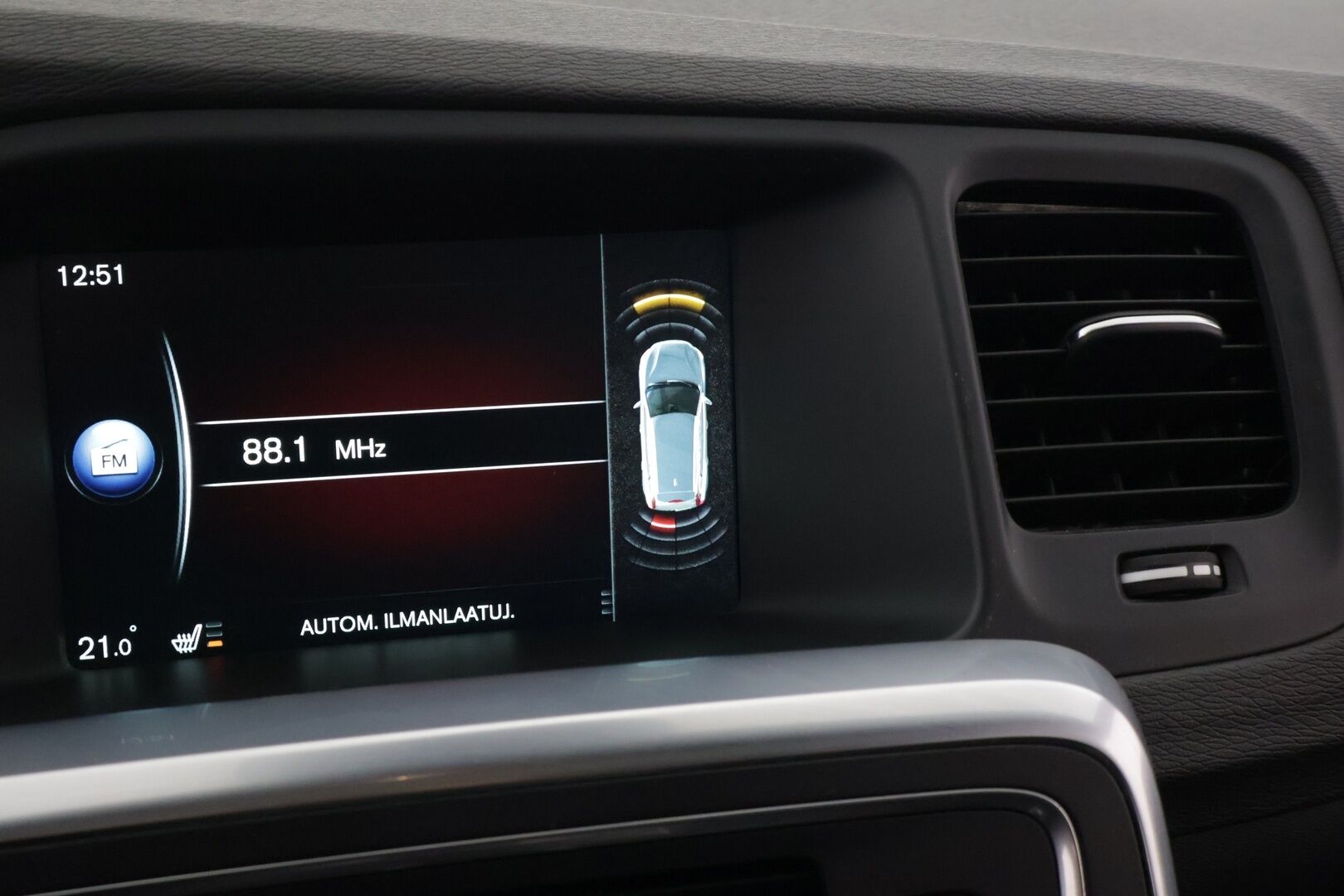 Volvo V60 2014 D4 Summum aut ** VOC / Webasto / Koukku / Kattoluukku / Muistipenkki / Bi-Xenon