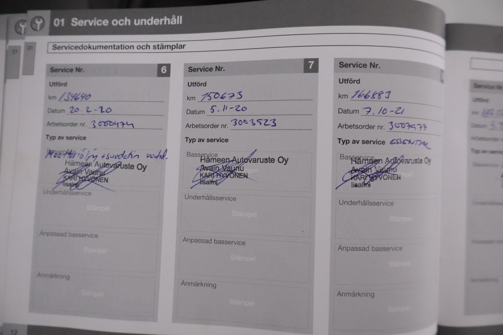 Volvo V60 2014 D4 Summum aut ** VOC / Webasto / Koukku / Kattoluukku / Muistipenkki / Bi-Xenon