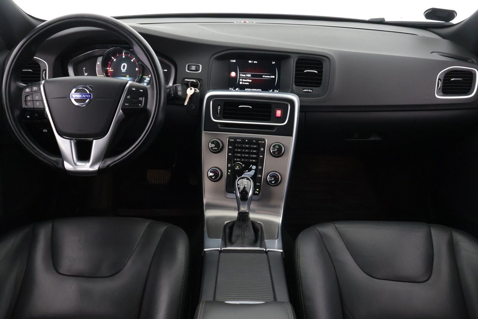 Volvo V60 2014 D4 Summum aut ** VOC / Webasto / Koukku / Kattoluukku / Muistipenkki / Bi-Xenon