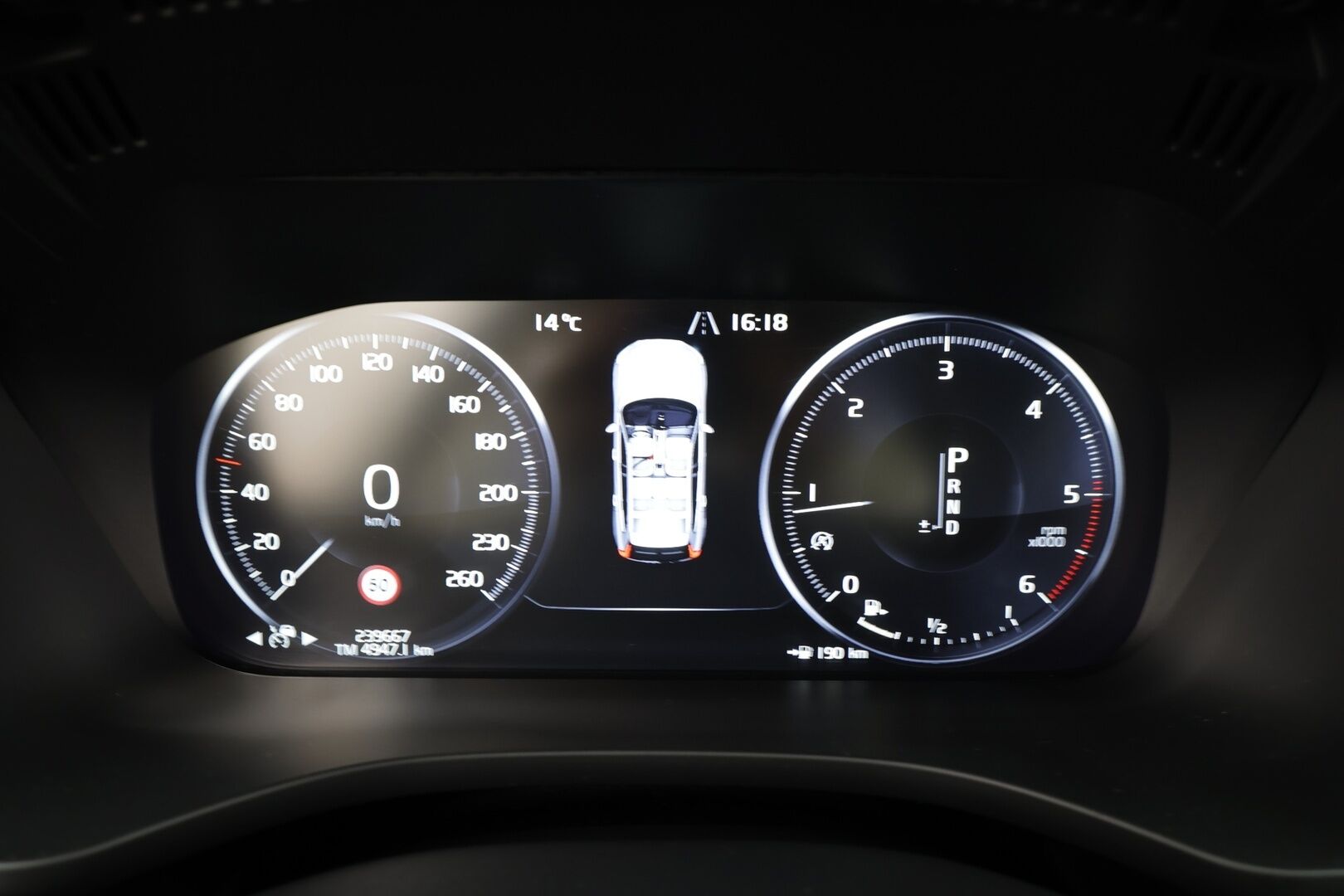 Volvo XC60 2019 D5 AWD R-Design aut * Webasto / Adapt.Vakkari / Koukku / Full LED / Muistipenkki / Nahka-Alcantara / BLIS / Sensus Navi - Suomi-auto / Kahdet renkaat aluvanteilla / Merkkihuollettu