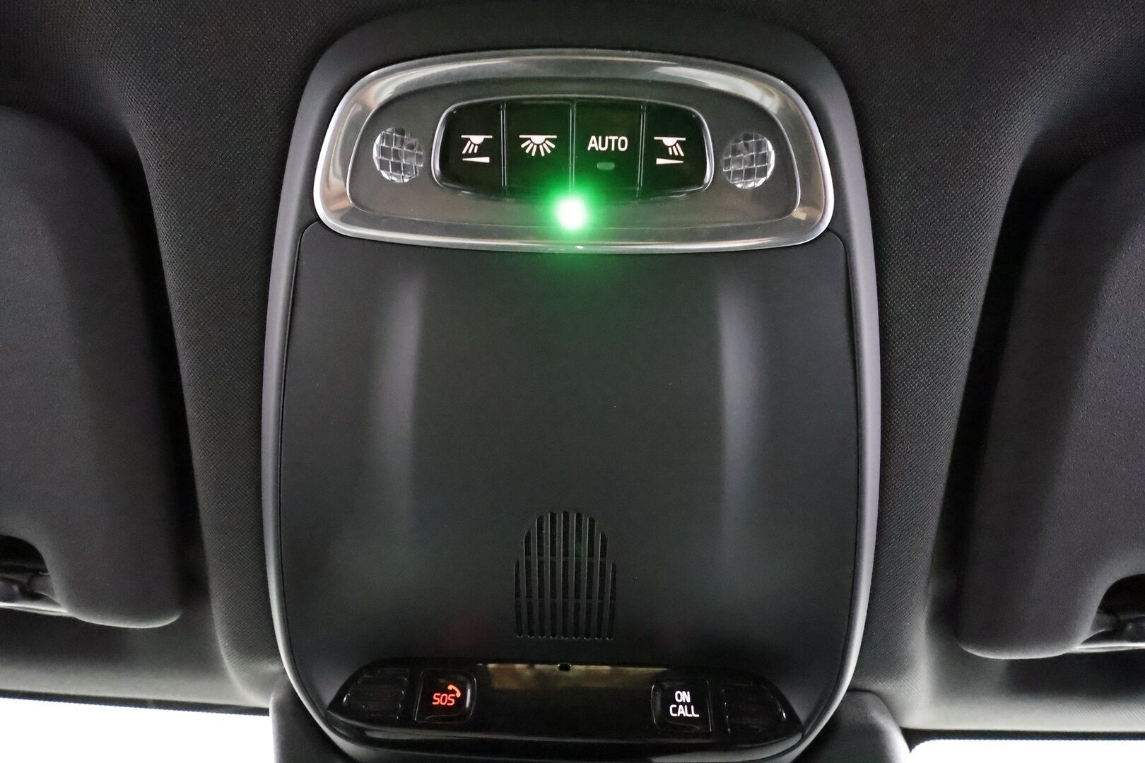 Volvo XC60 2019 D5 AWD R-Design aut * Webasto / Adapt.Vakkari / Koukku / Full LED / Muistipenkki / Nahka-Alcantara / BLIS / Sensus Navi - Suomi-auto / Kahdet renkaat aluvanteilla / Merkkihuollettu - HULLUT JOULUT KORKOTARJOUS 2,49% 