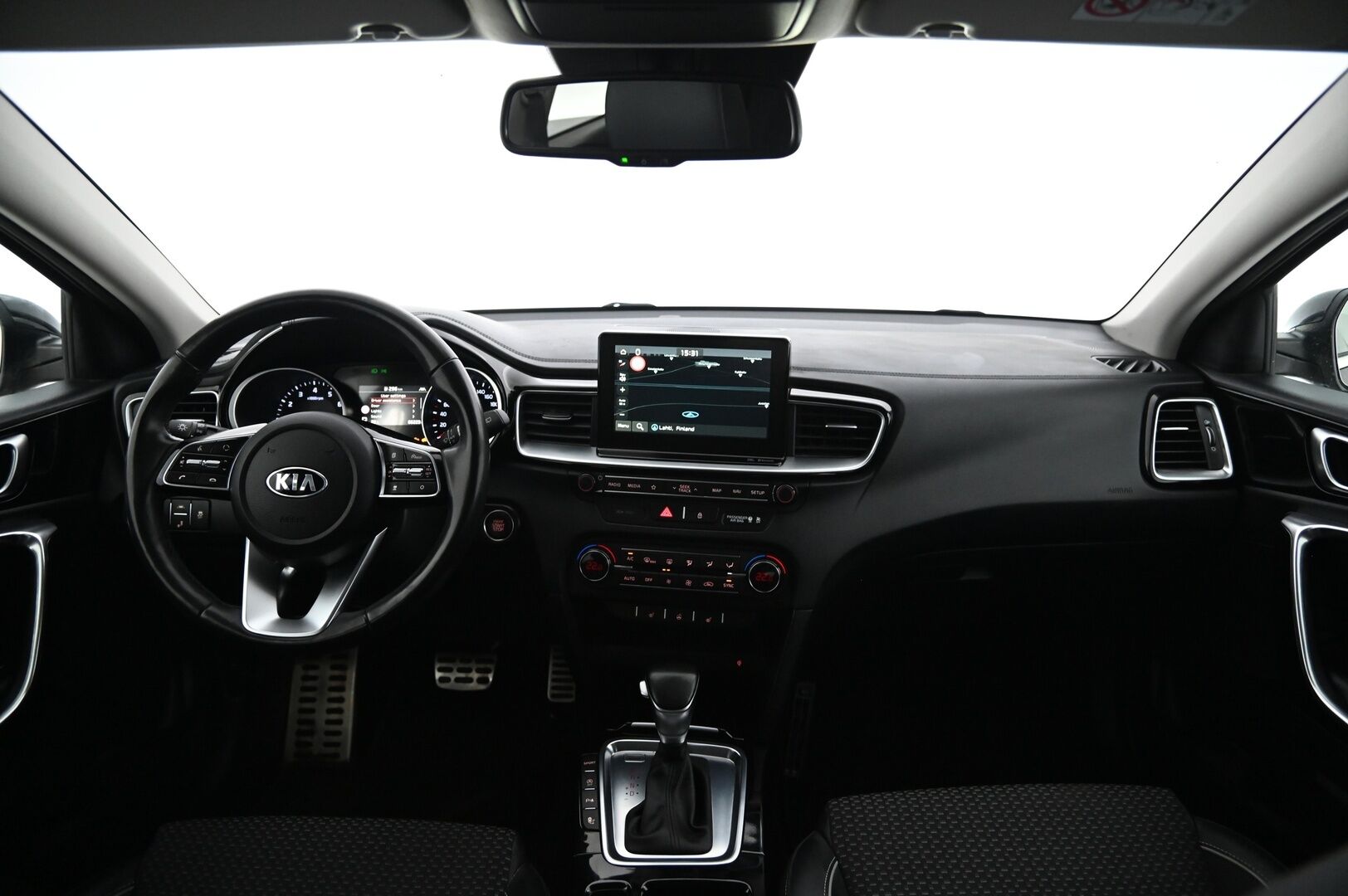 Kia Ceed 2018 1,4 T-GDI ISG 140hv Business Premium 5D DCT A/T EcoDynamics  *Adapt.Vakkari/  JBL/  Kamera/  Appconnect/ BLIS* - Merkkihuollettu/ 2x renkaat ja vanteet / Huollettu 01/2025