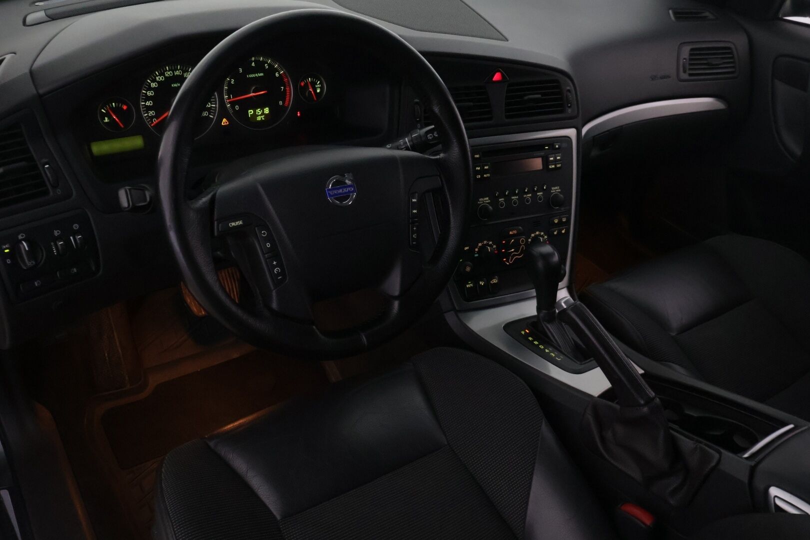 Volvo V70 2006 2.4 *YritysOutlet - Myydään vain yrityksille* - *YritysOutlet - Myydään vain yrityksille*