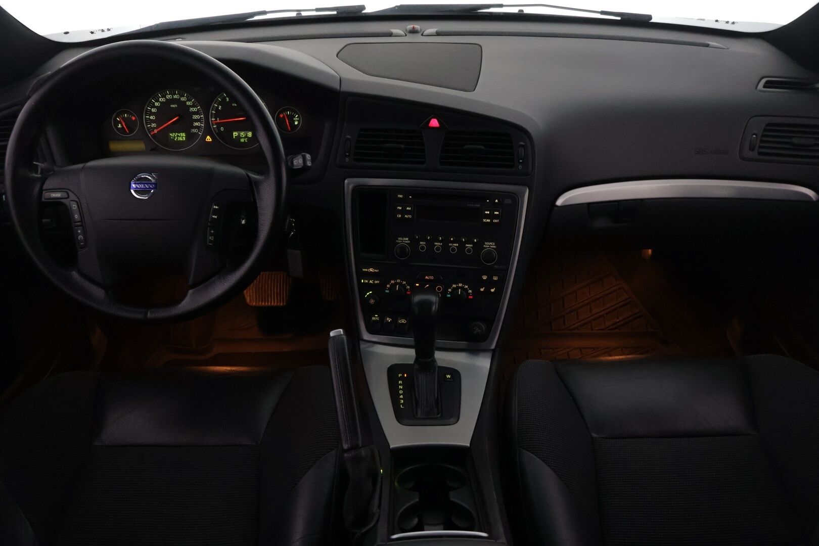 Volvo V70 2006 2.4 *YritysOutlet - Myydään vain yrityksille* - *YritysOutlet - Myydään vain yrityksille*