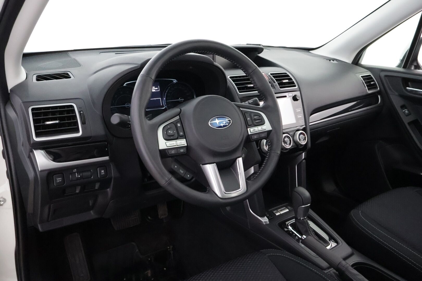 Subaru Forester 2018 2,0i XS Eyesight CVT Summer * Adapt.Vakkari / Peruutuskamera / Lohko & Sisäpistoke / Lasikattoluukku / Ratinlämmitys! - Suomiauto / Metalliväri / Harvinaiset kilometrit!