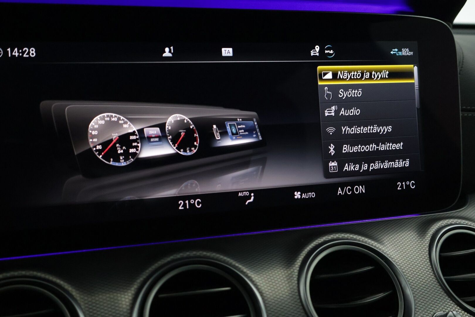 Mercedes-Benz E 2019 200 d AMG Line * Webasto / Widescreen / LED / 360 Kamera / Sähkökontti * - Juuri huollettu / Renkaat kunnossa / 1-Omisteinen / Suomi-auto *