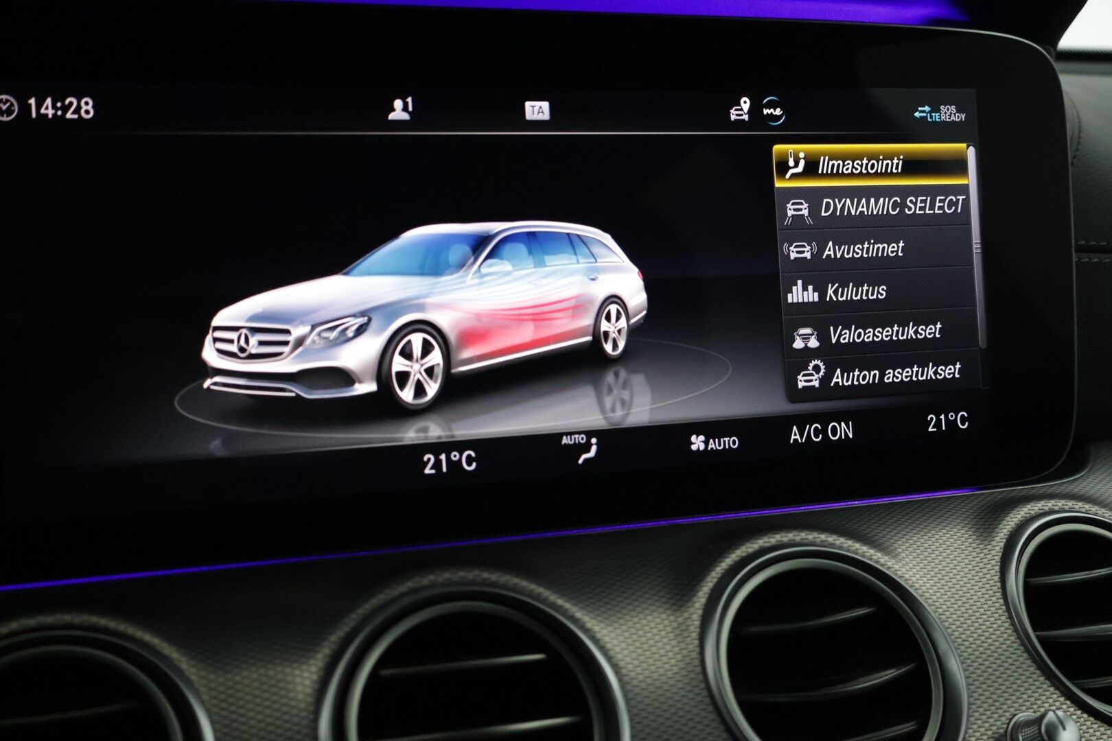 Mercedes-Benz E 2019 200 d AMG Line * Webasto / Widescreen / LED / 360 Kamera / Sähkökontti * - Juuri huollettu / Renkaat kunnossa / 1-Omisteinen / Suomi-auto *