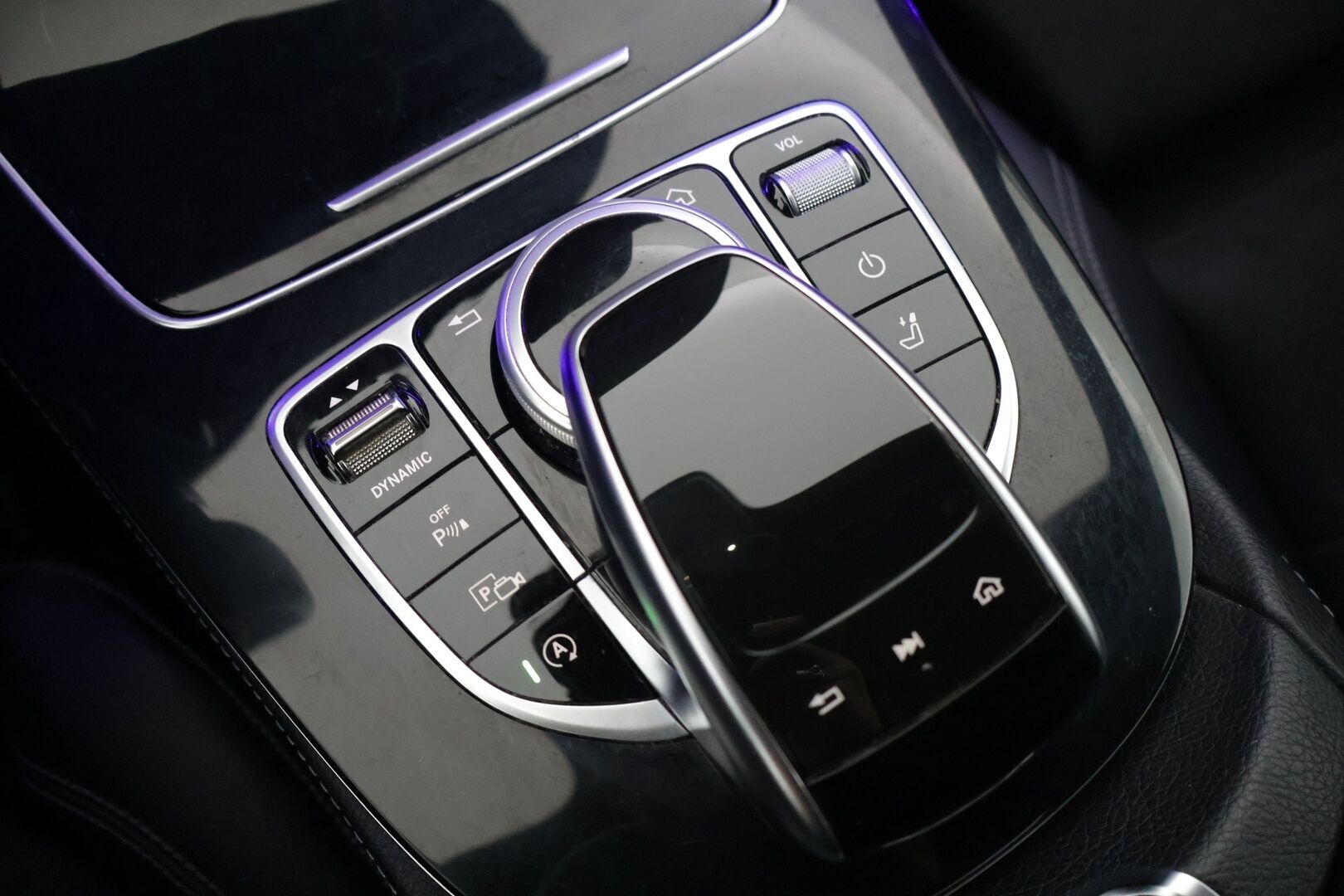 Mercedes-Benz E 2019 200 d AMG Line * Webasto / Widescreen / LED / 360 Kamera / Sähkökontti * - Juuri huollettu / Renkaat kunnossa / 1-Omisteinen / Suomi-auto *