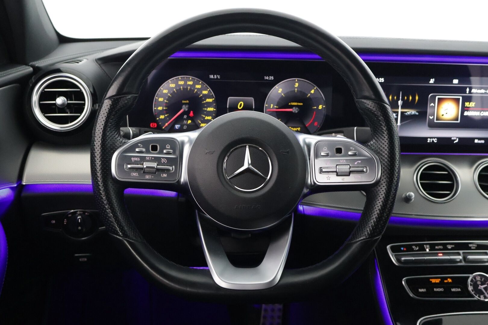 Mercedes-Benz E 2019 200 d AMG Line * Webasto / Widescreen / LED / 360 Kamera / Sähkökontti * - Juuri huollettu / Renkaat kunnossa / 1-Omisteinen / Suomi-auto *